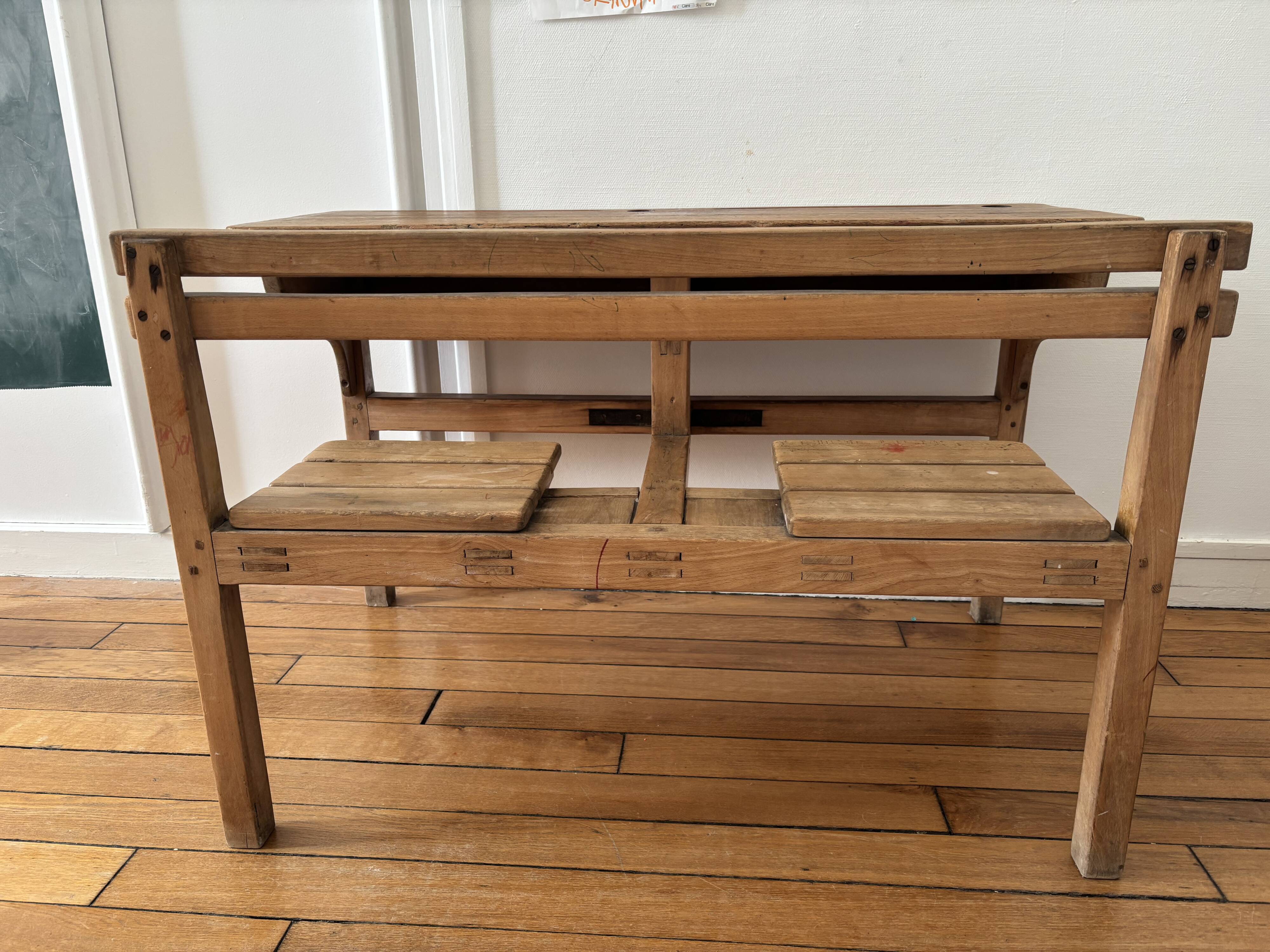 School desk for 2