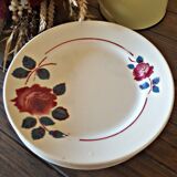 5 flat plates (floral pattern) mismatched: Badonviller (2+2) and a K&G Lunéville model Chantal