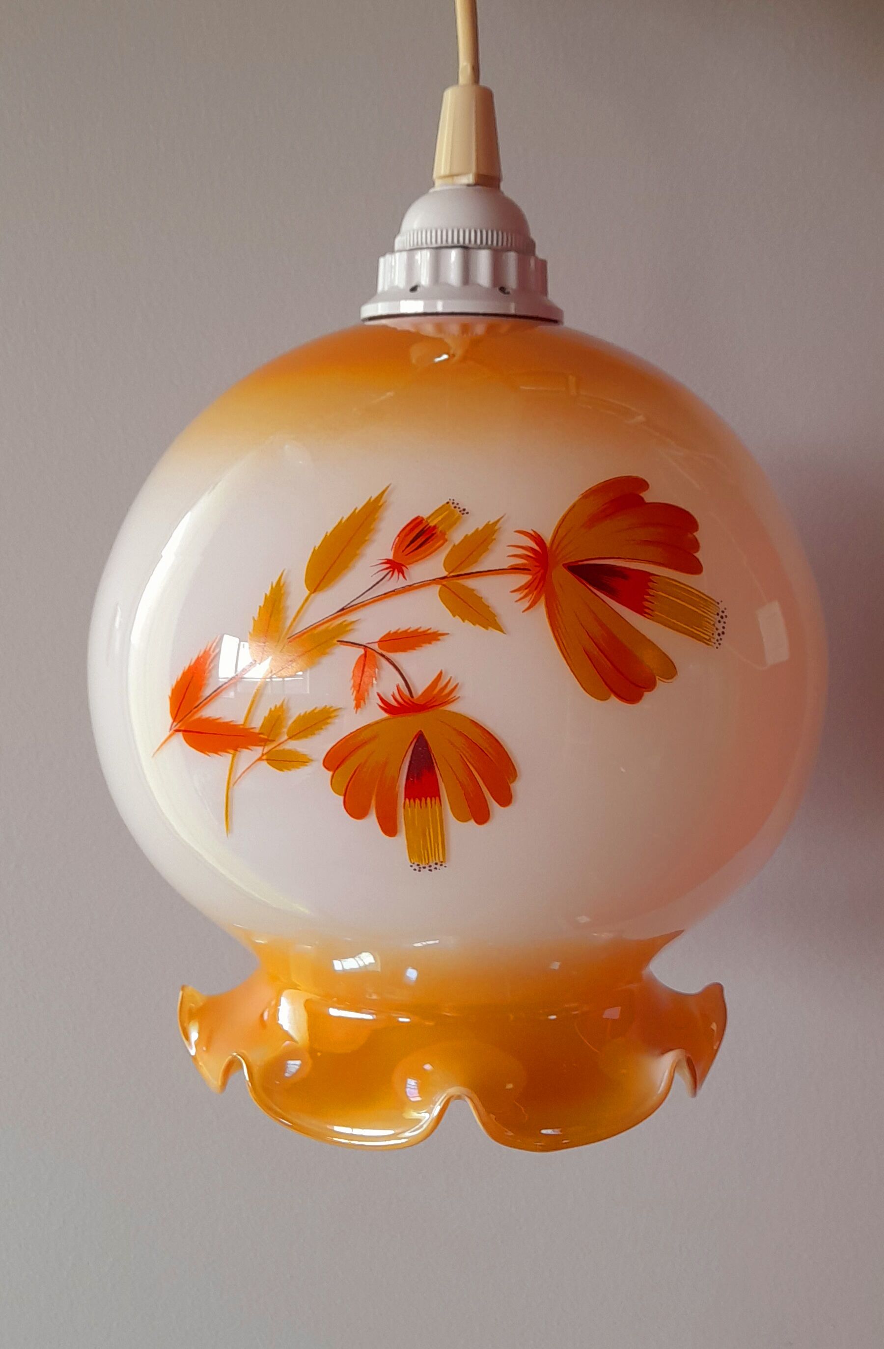 Suspension in opaline globe floral 70s
