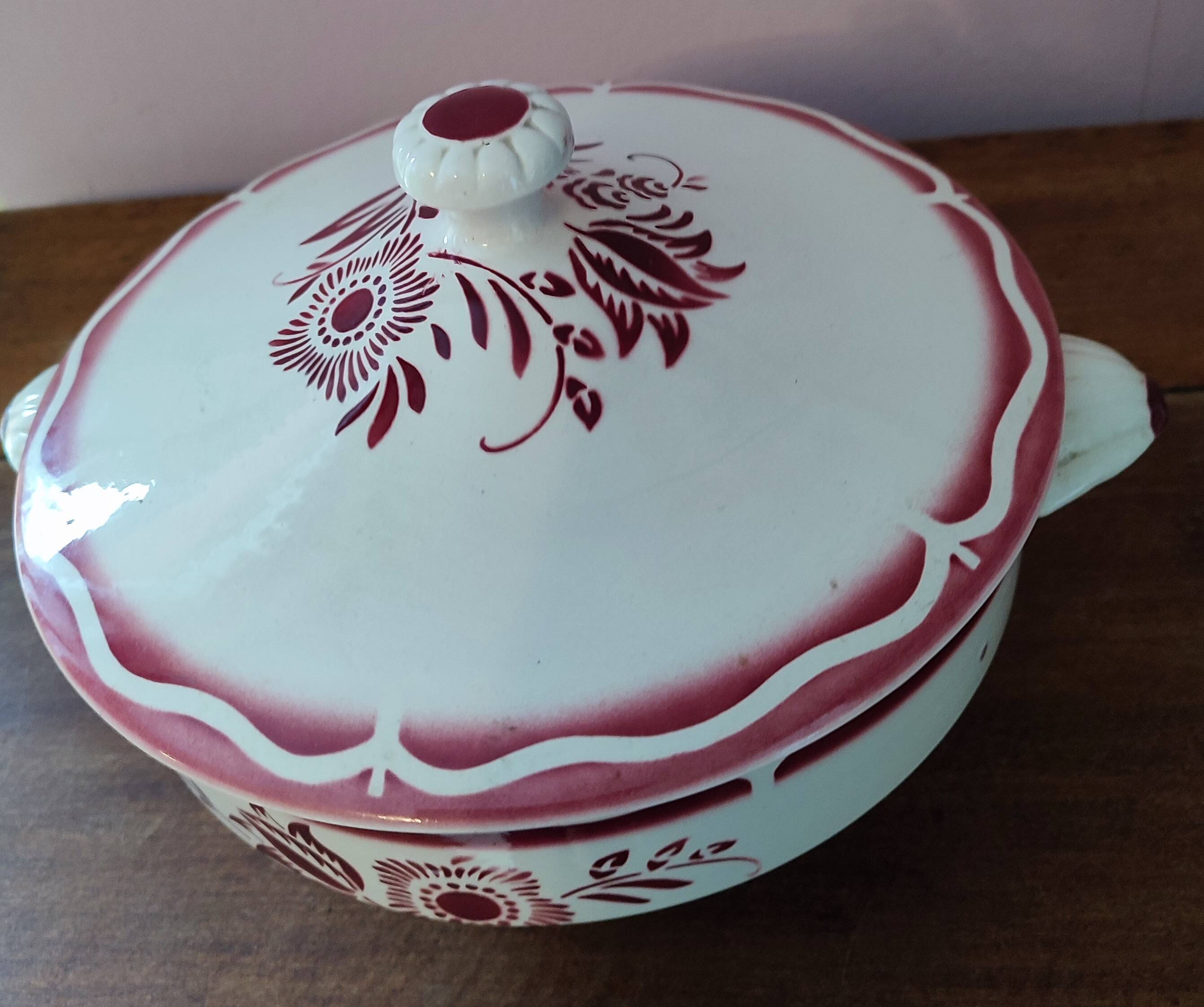 Sarreguemines earthenware soup tureen