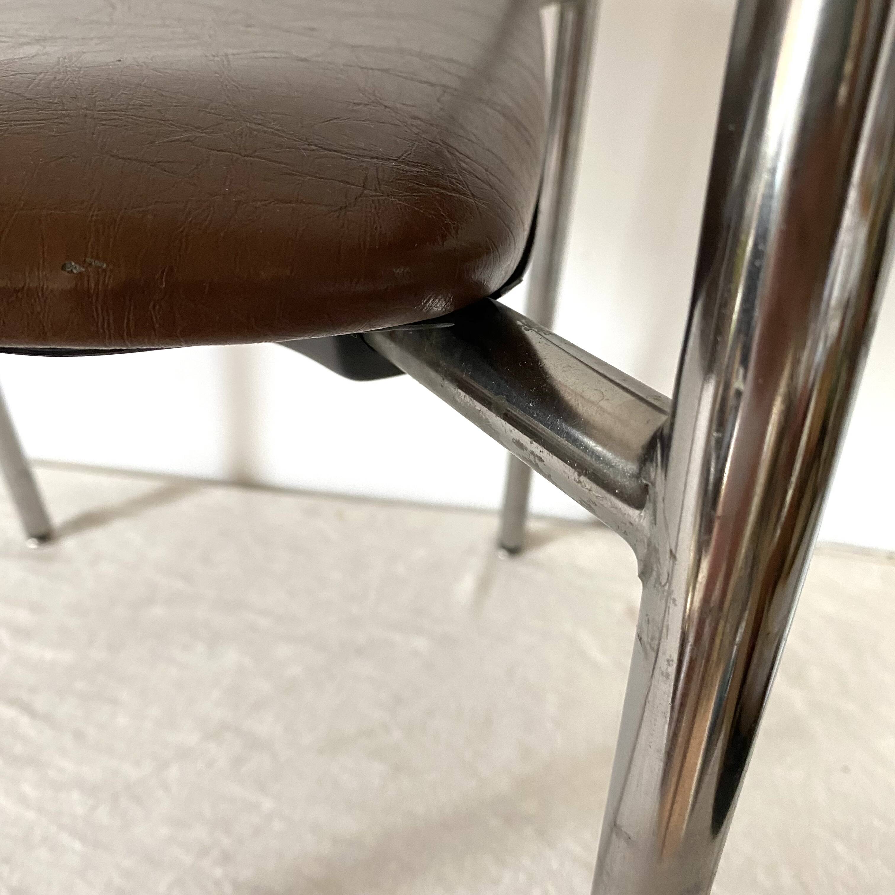 Chaise vintage en chrome et skaï