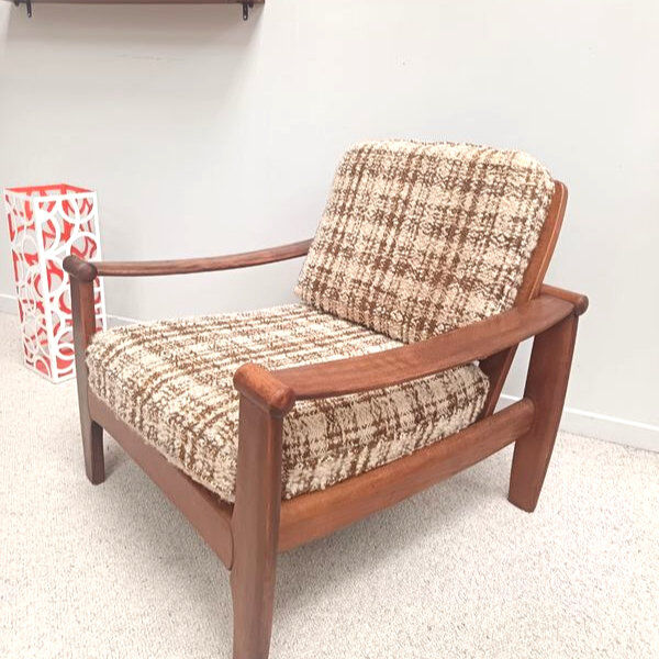 Fauteuil scandinave en teck