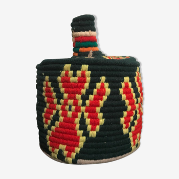 Berber basket in black and red wool and raffia