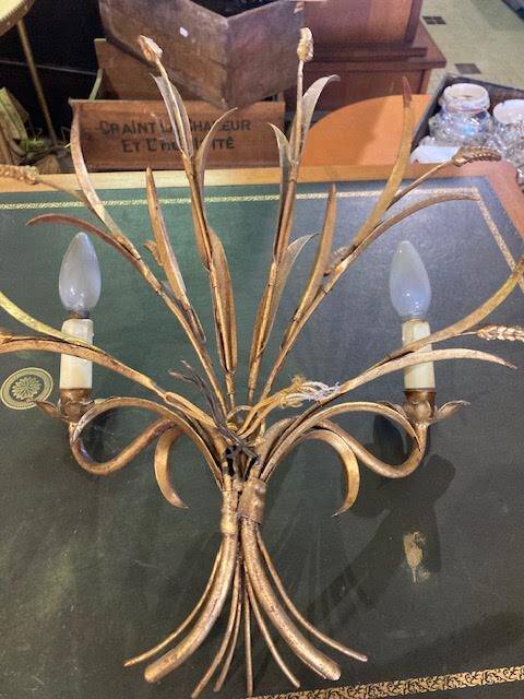 Ear of wheat wall light