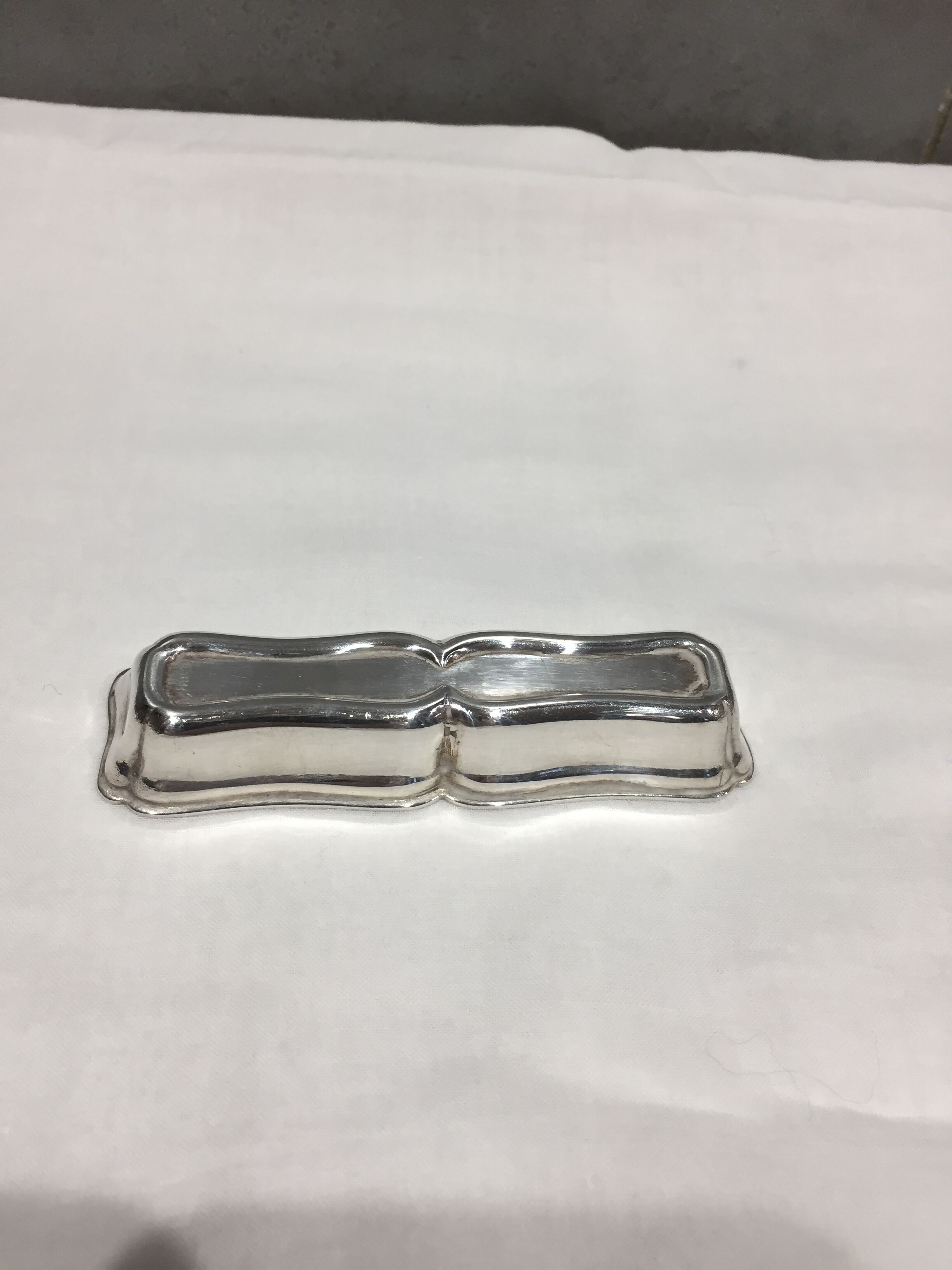 Lot of 12 silver metal knive holders