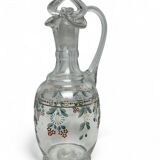 Carafe en verre émaillé à décor de fleurs, vers 1900