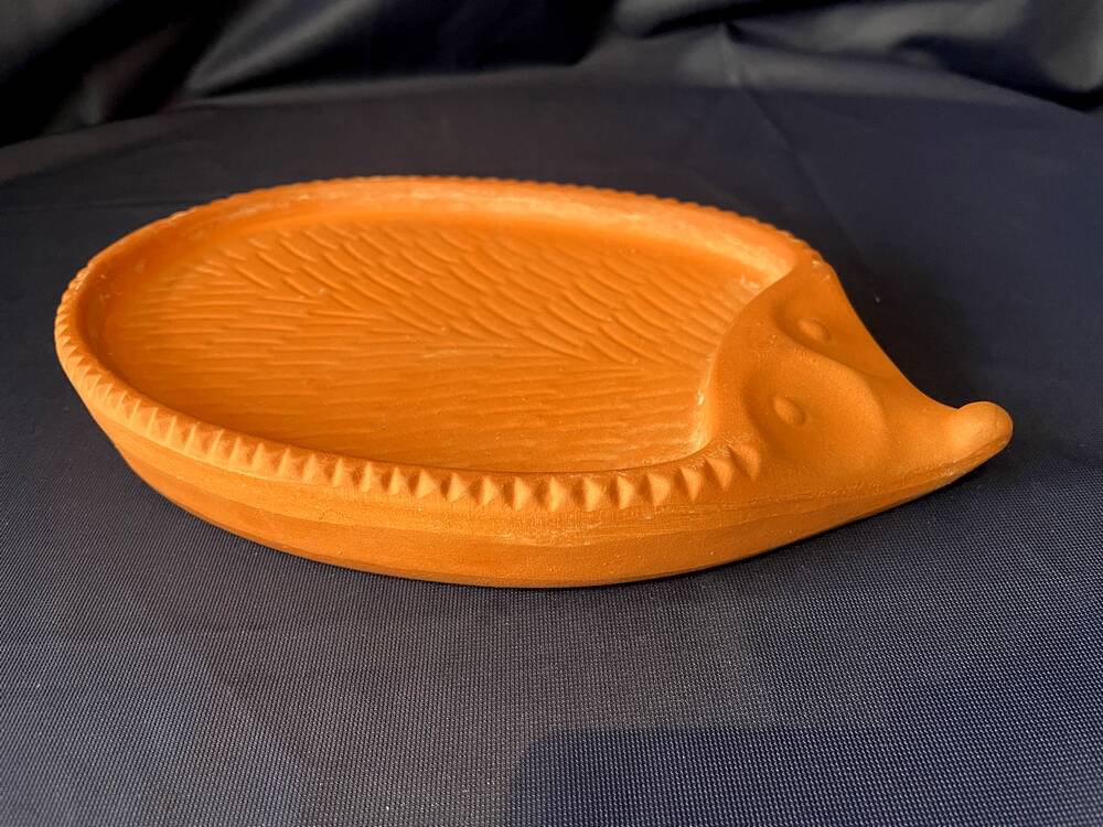 Bay west germany hedgehog shaped terracotta pocket tray