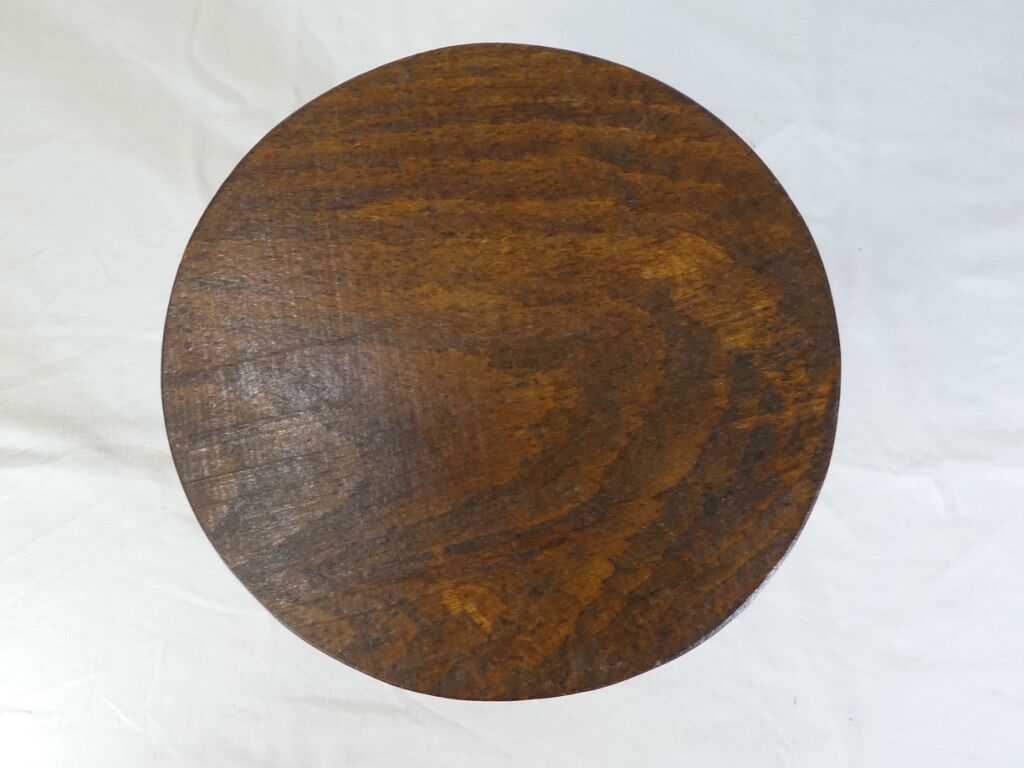 Tabouret rond tripode de traite en bois années 50
