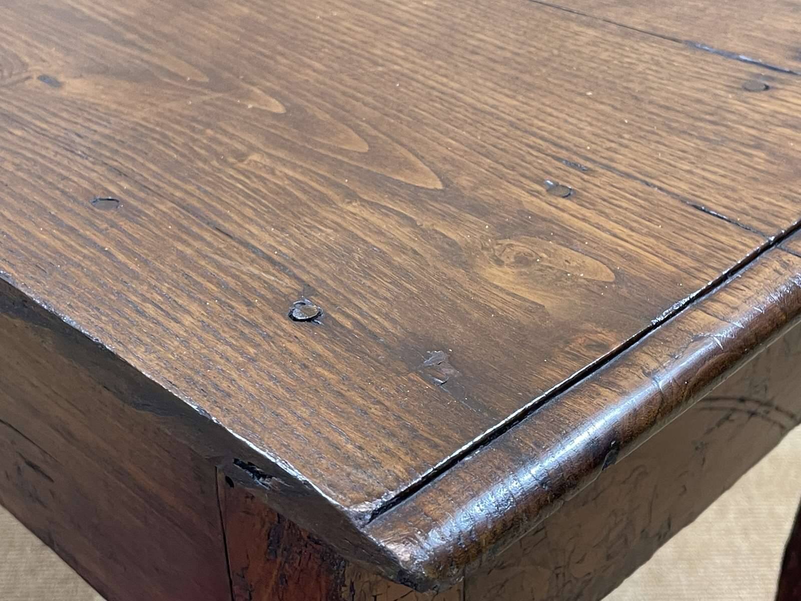 Console rustique anglaise du 18ème siècle en châtaignier et merisier