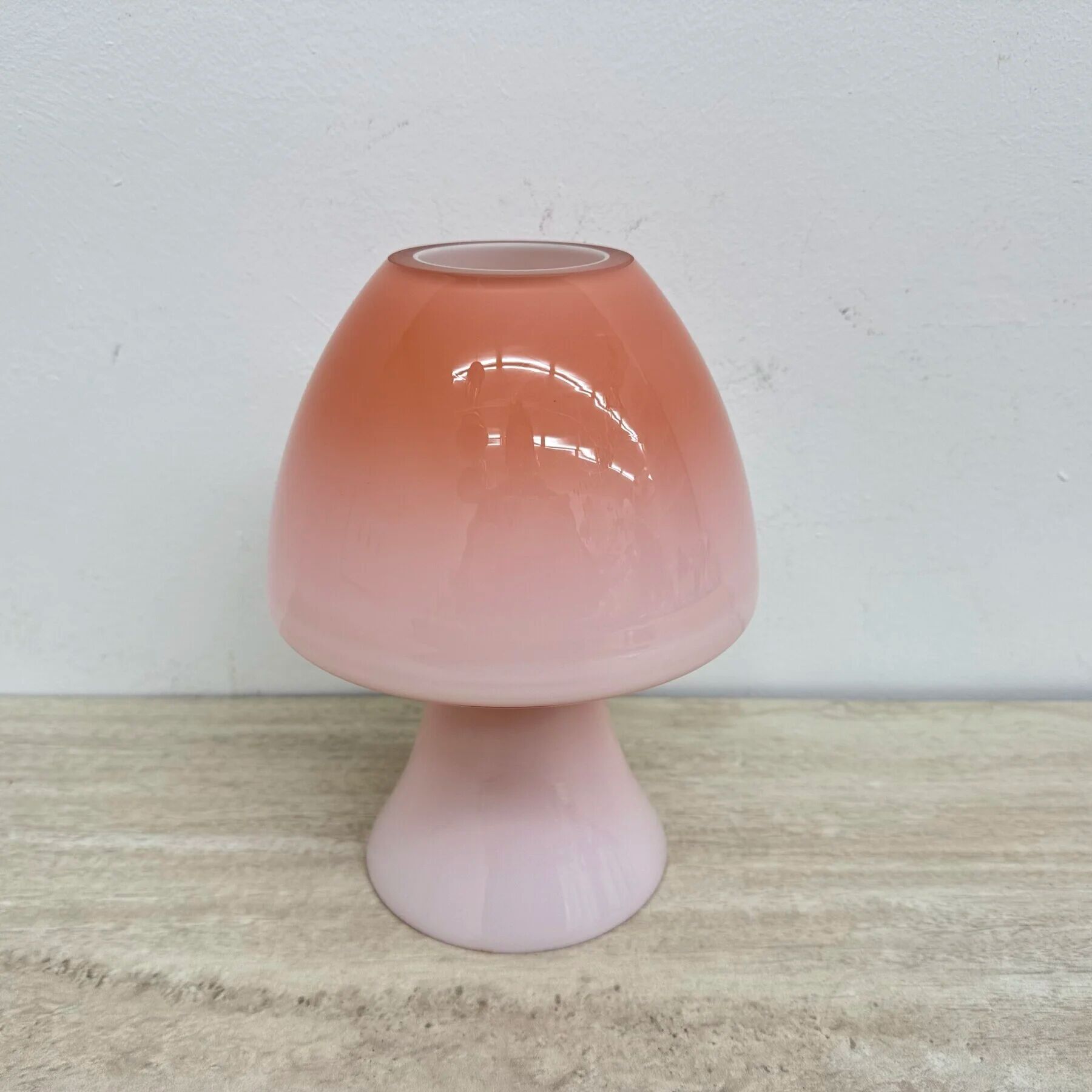 Peil & Putzer pink glass mushroom table lamp, 1970s