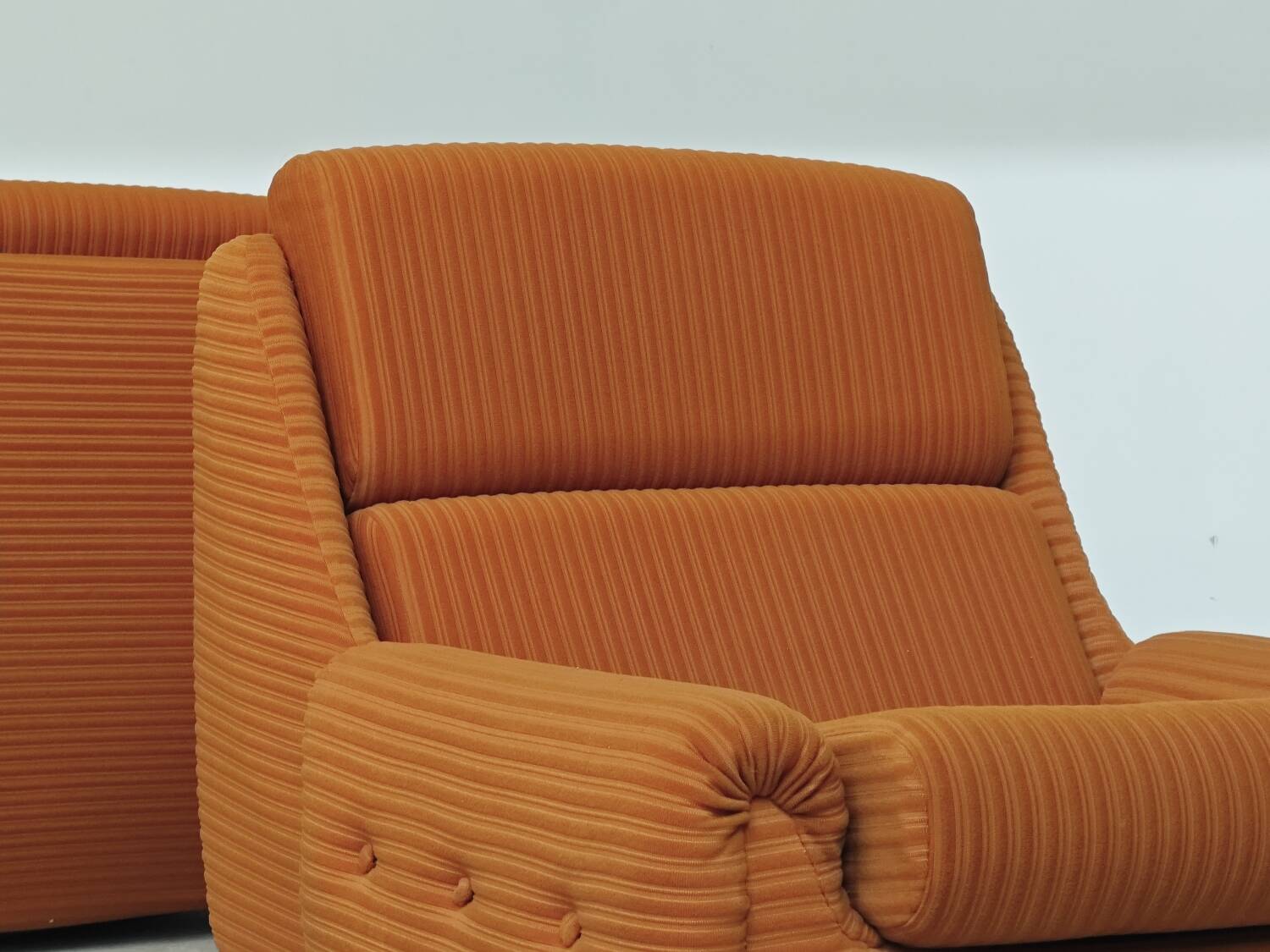Paire de fauteuils Atlantis Orange République Tchèque 1970