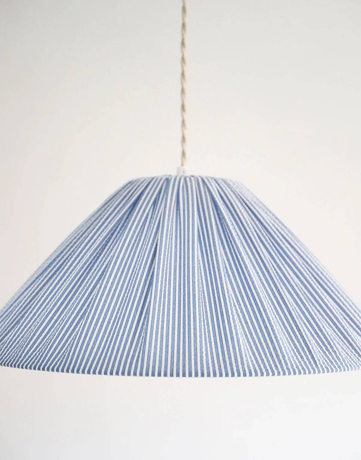 Conical suspension fine stripes Malala "marine"