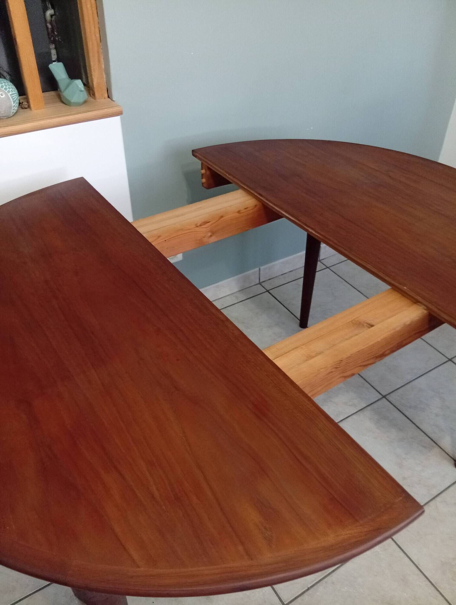 Round teak table by Johannes Andersen for Mobler Samcom Scandinavian.