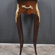Table de salon, travailleuse en marqueterie, style Louis XV – fin XIXe