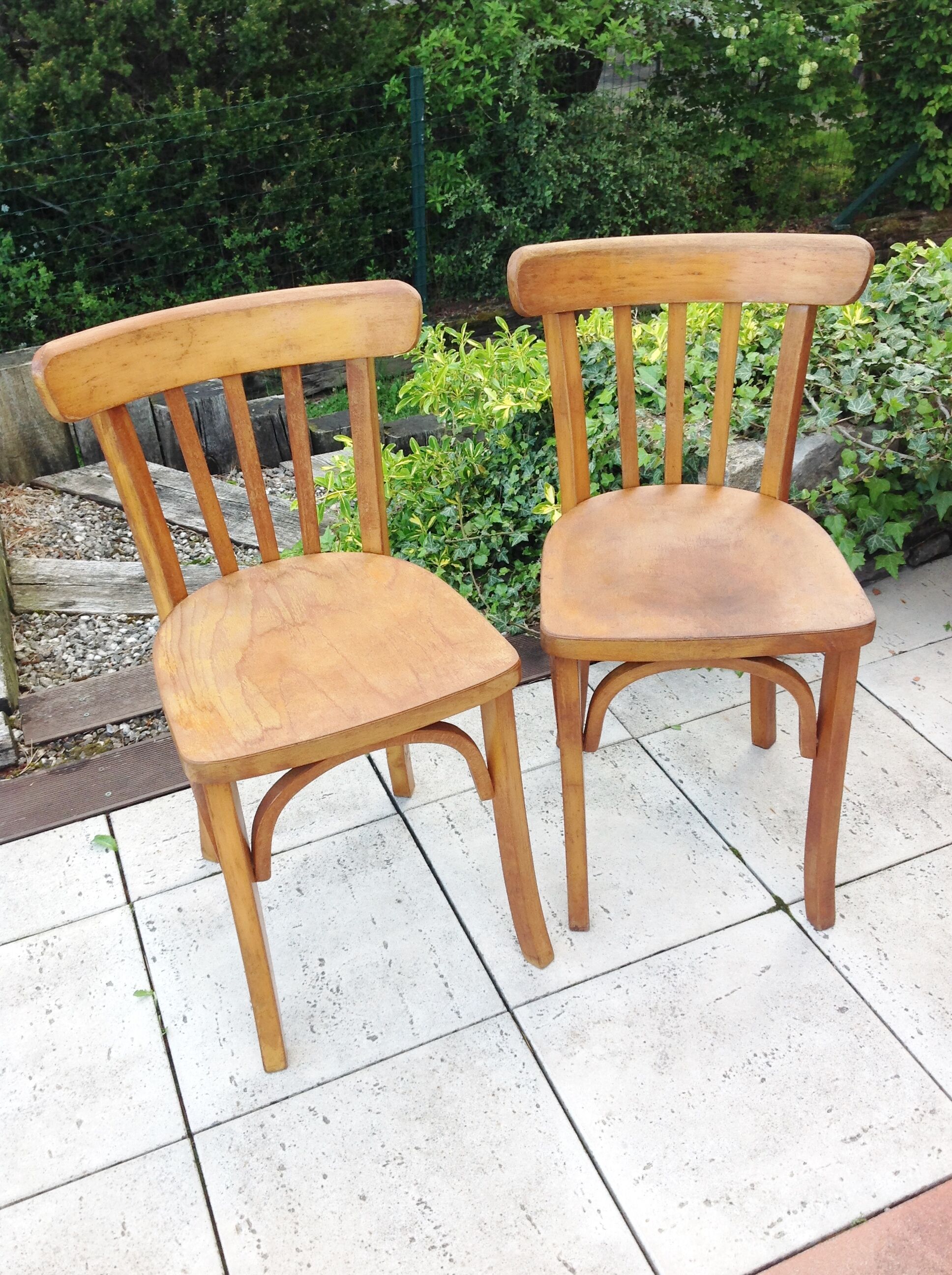 Pair of foot bistro chairs with bows / vintage 40-50s