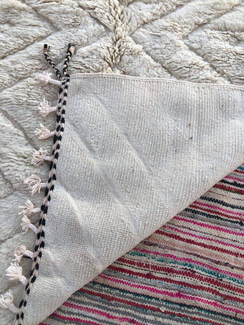 Handwoven Moroccan wool rug size 1.4/2.6 m.