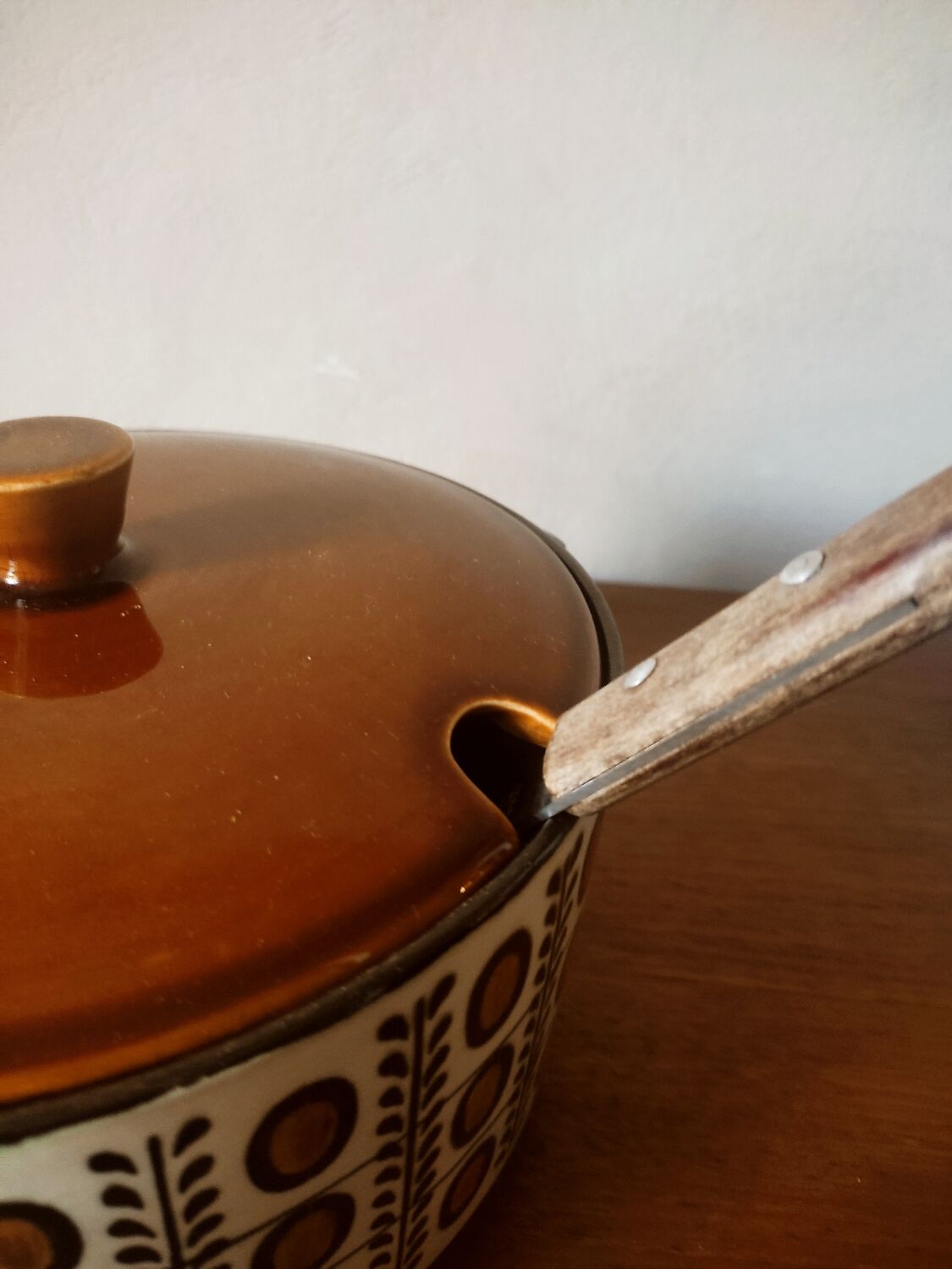 Earthenware casserole by Boch walnut model