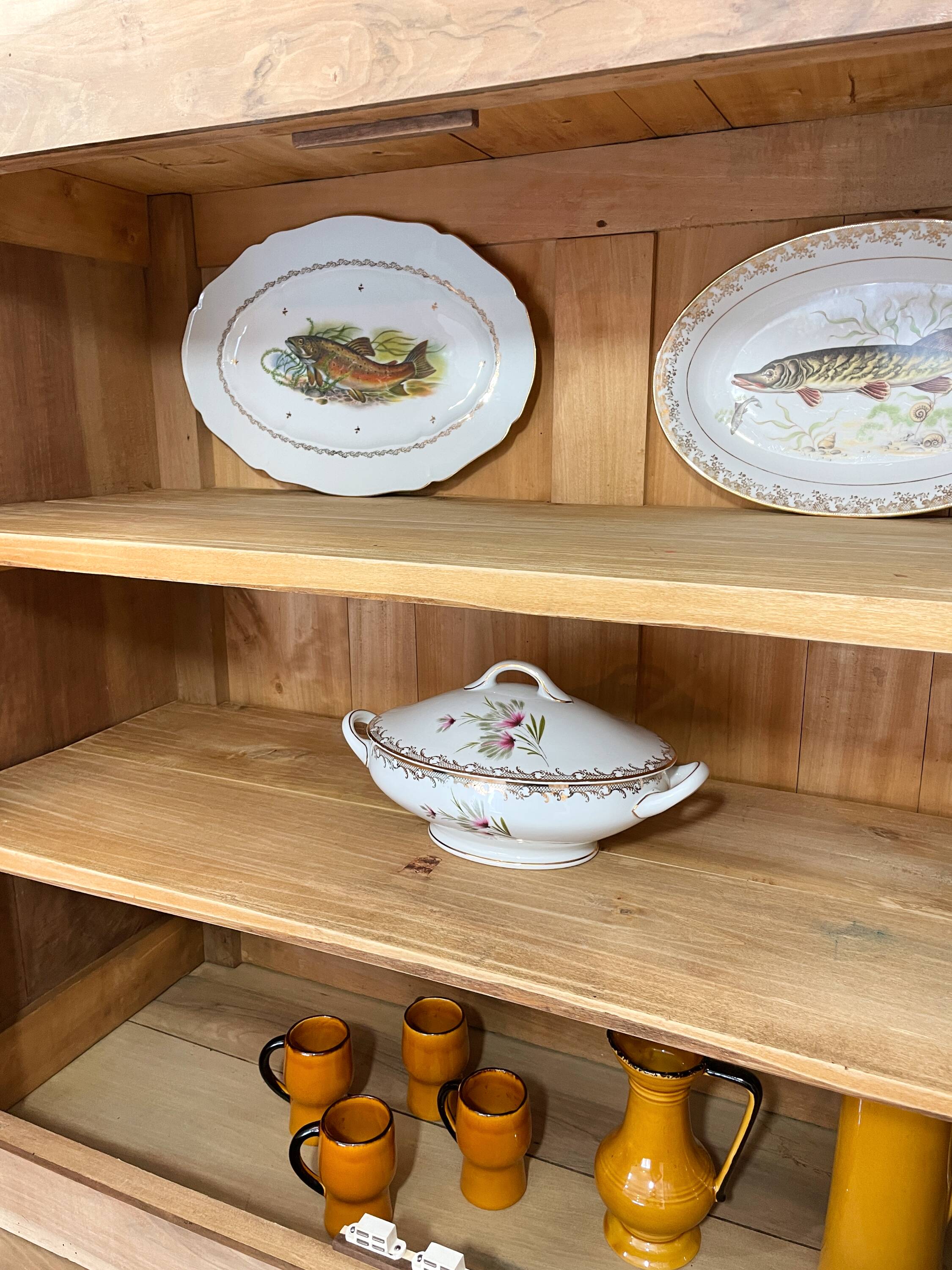 Antique two-body buffet in solid wood (restored)