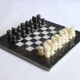 Jeu d’échecs en marbre et albâtre, années 1970.