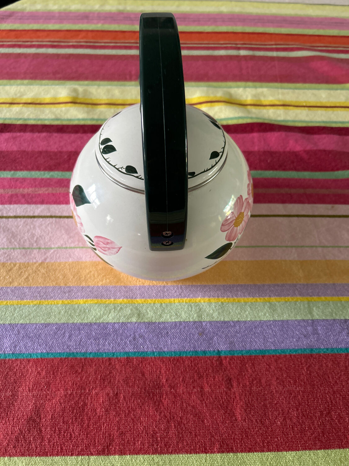 Whistling kettle