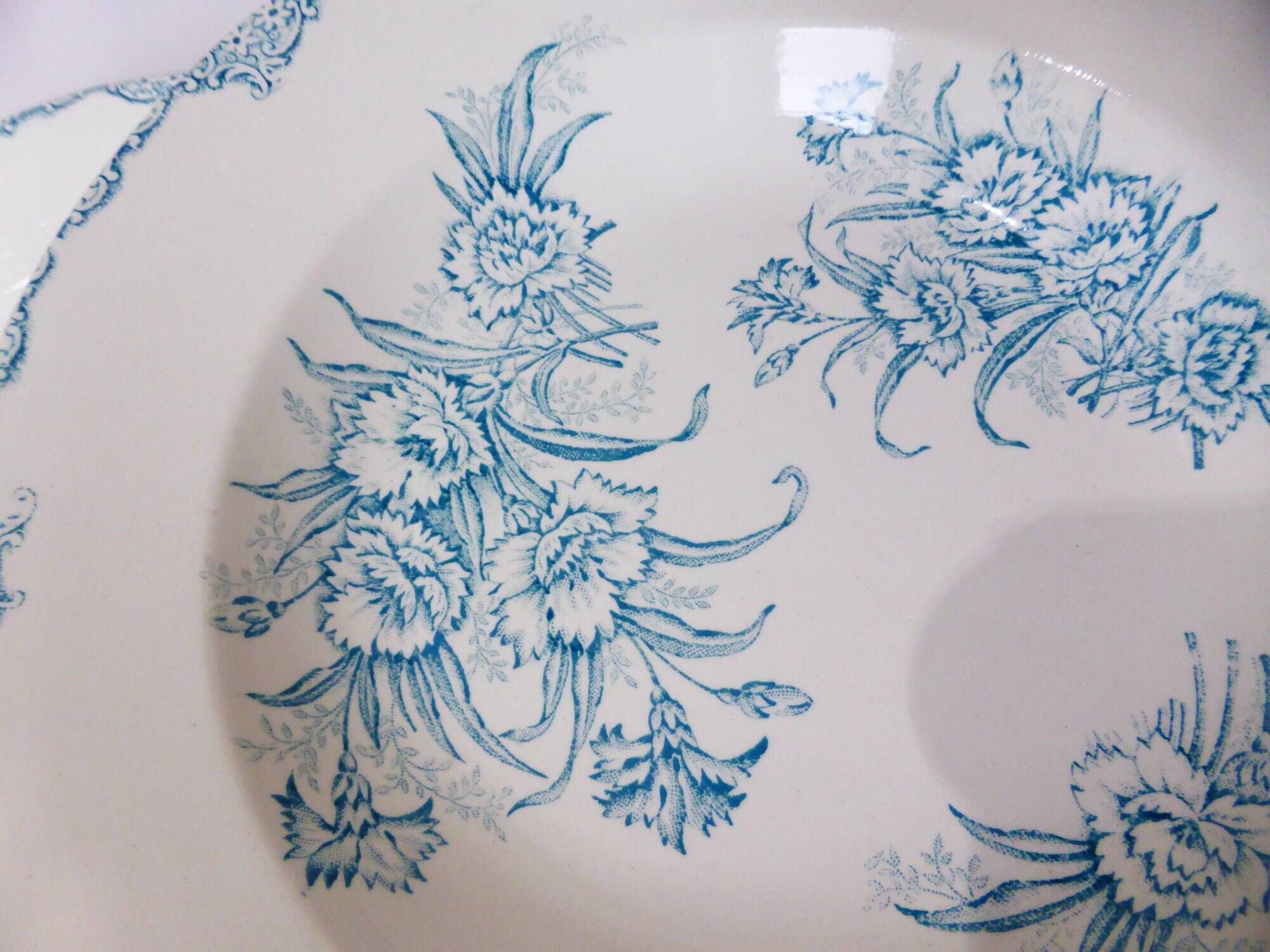 4 vintage deep plates in ironstone from L&G model Oeillets 220520