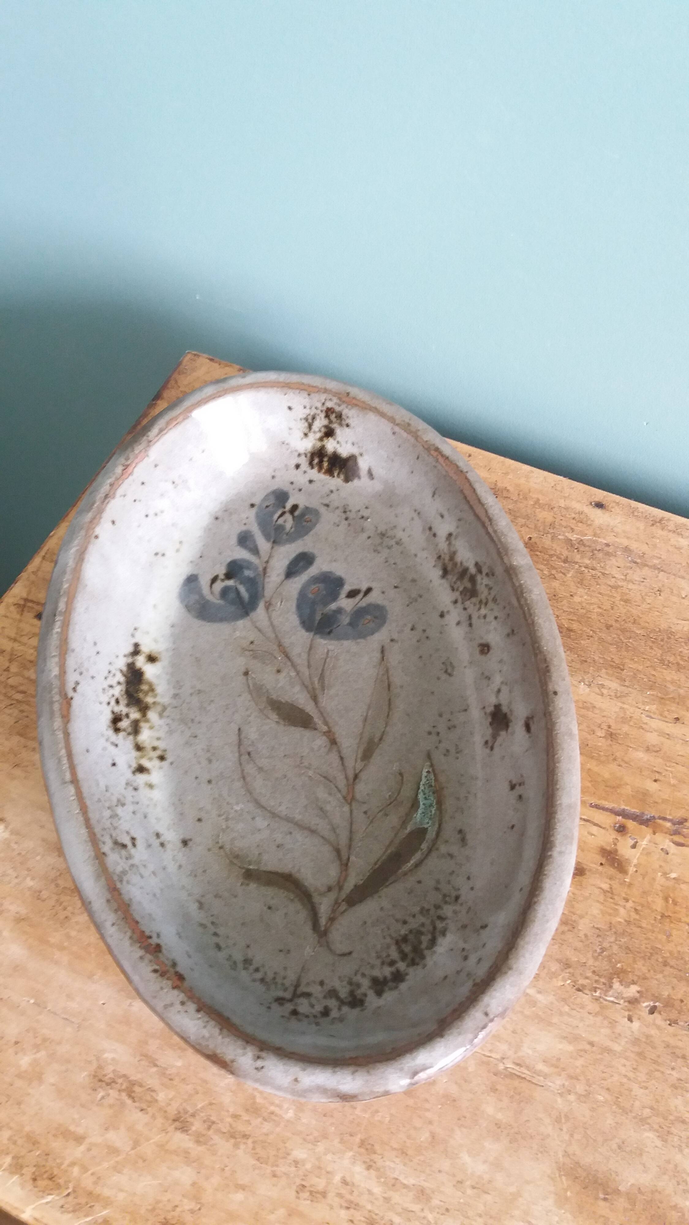 Bowl or small dish signed by Atch Thierry and Chantal Robert in Loir stoneware.