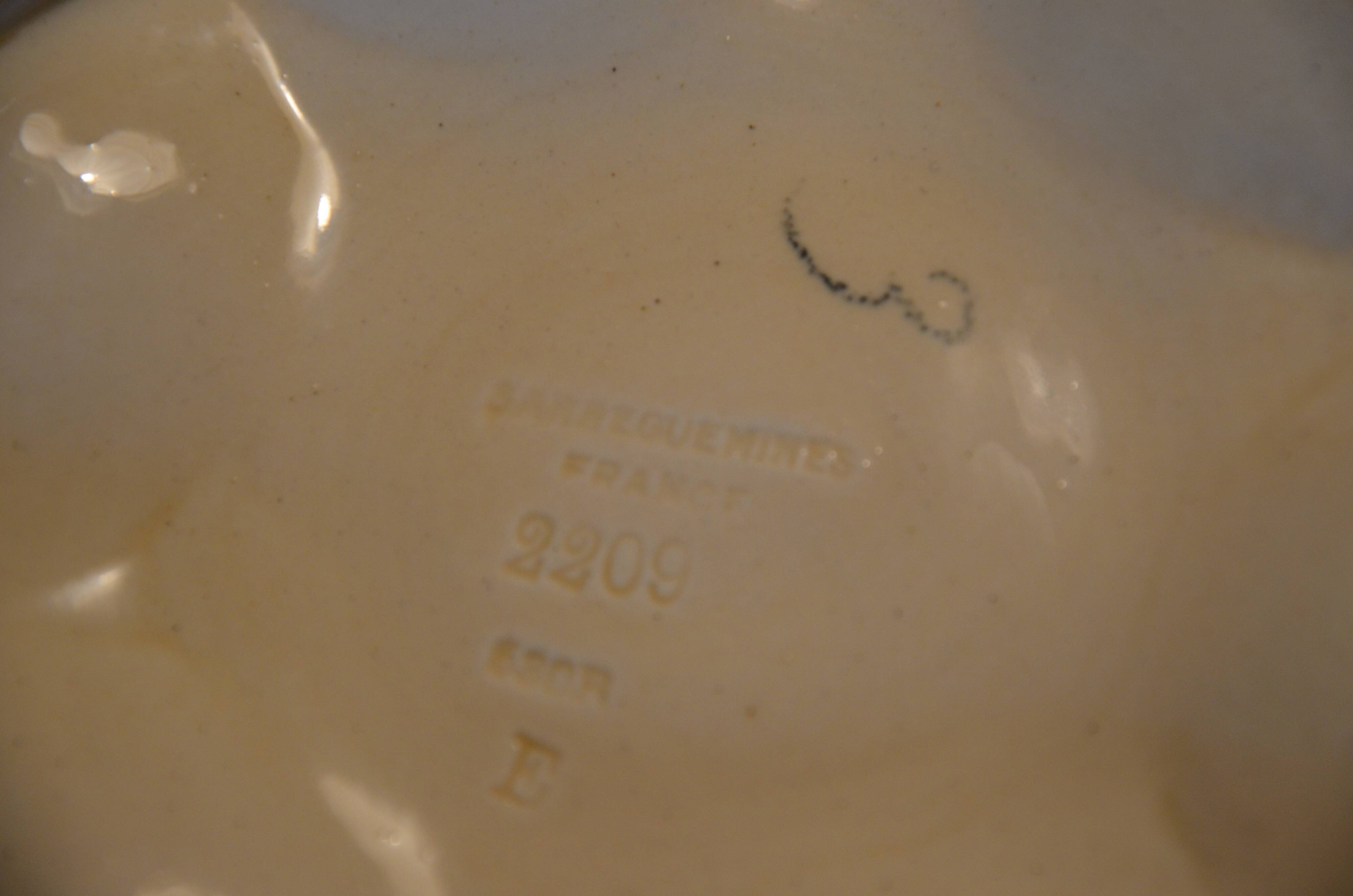 Set of 2 vintage shell dishes from the Sarreguemines earthenware factory