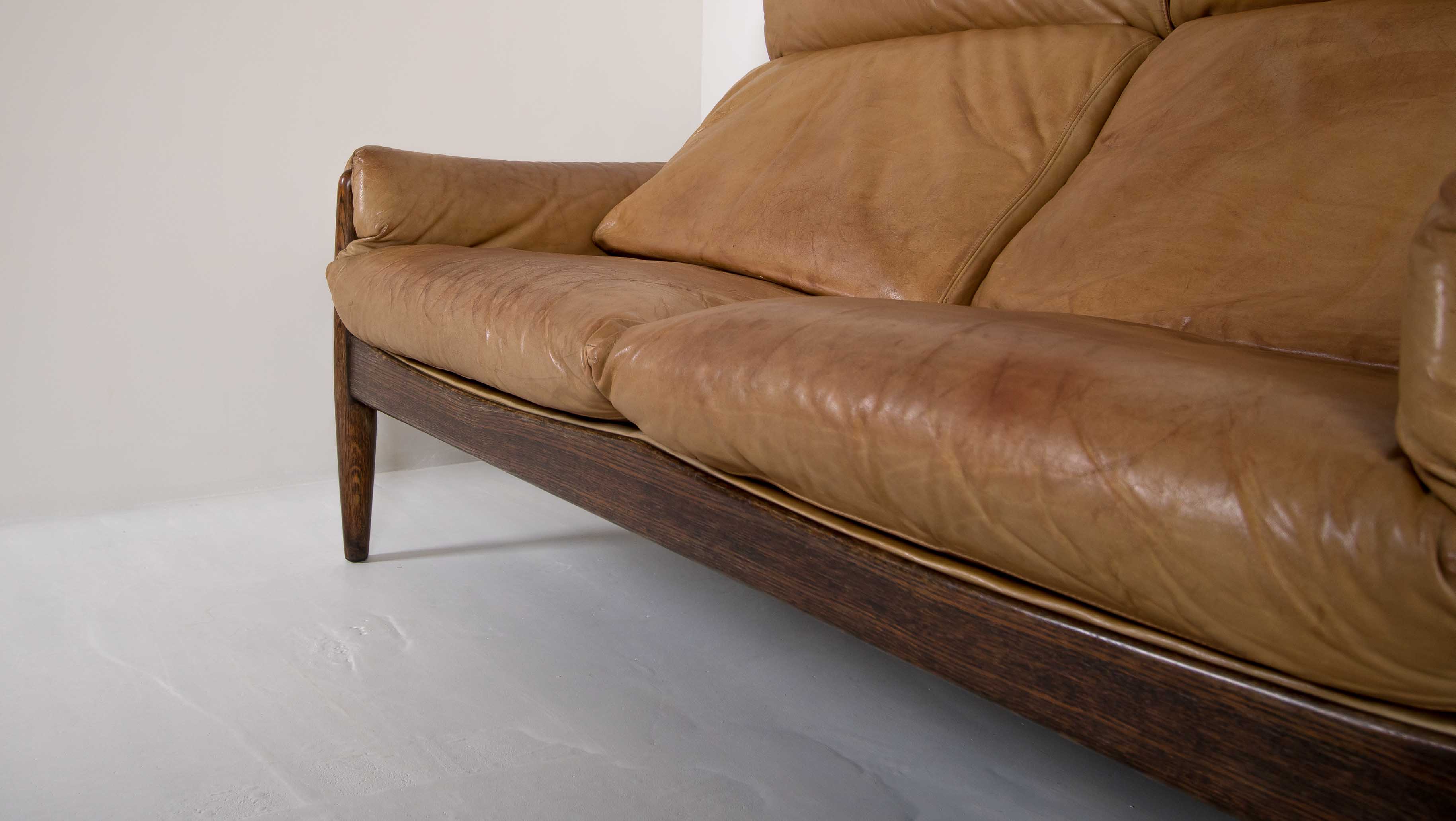 Leather living room set by Durlet