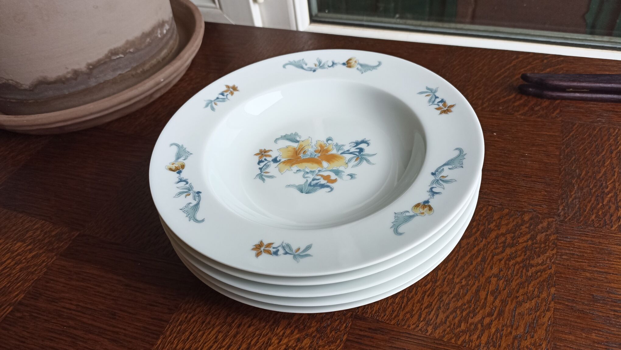 5 hollow plates in Limoges porcelain by Bernardaud - Lhasa Soap