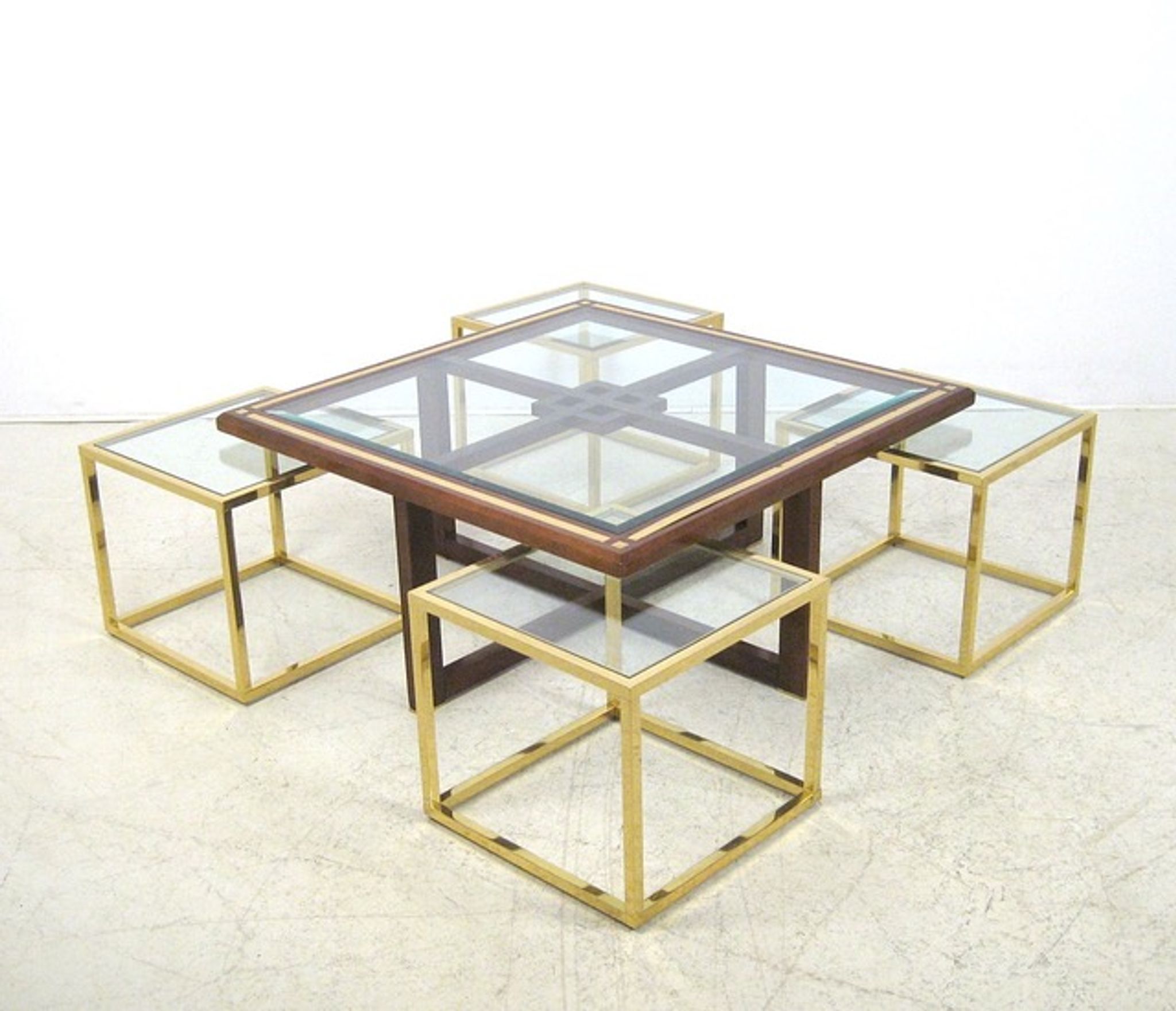 Coffee table with 4 pieces of wooden sofa and gilded brass