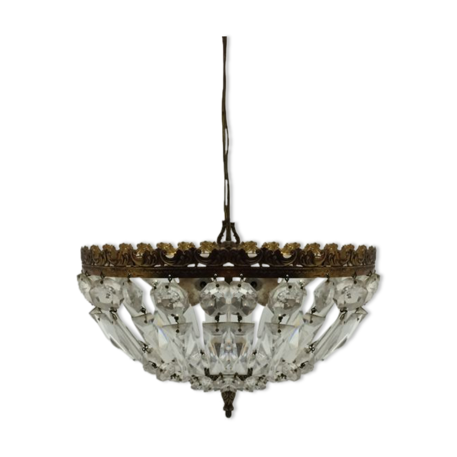 Chandelier pendants round glass ceiling