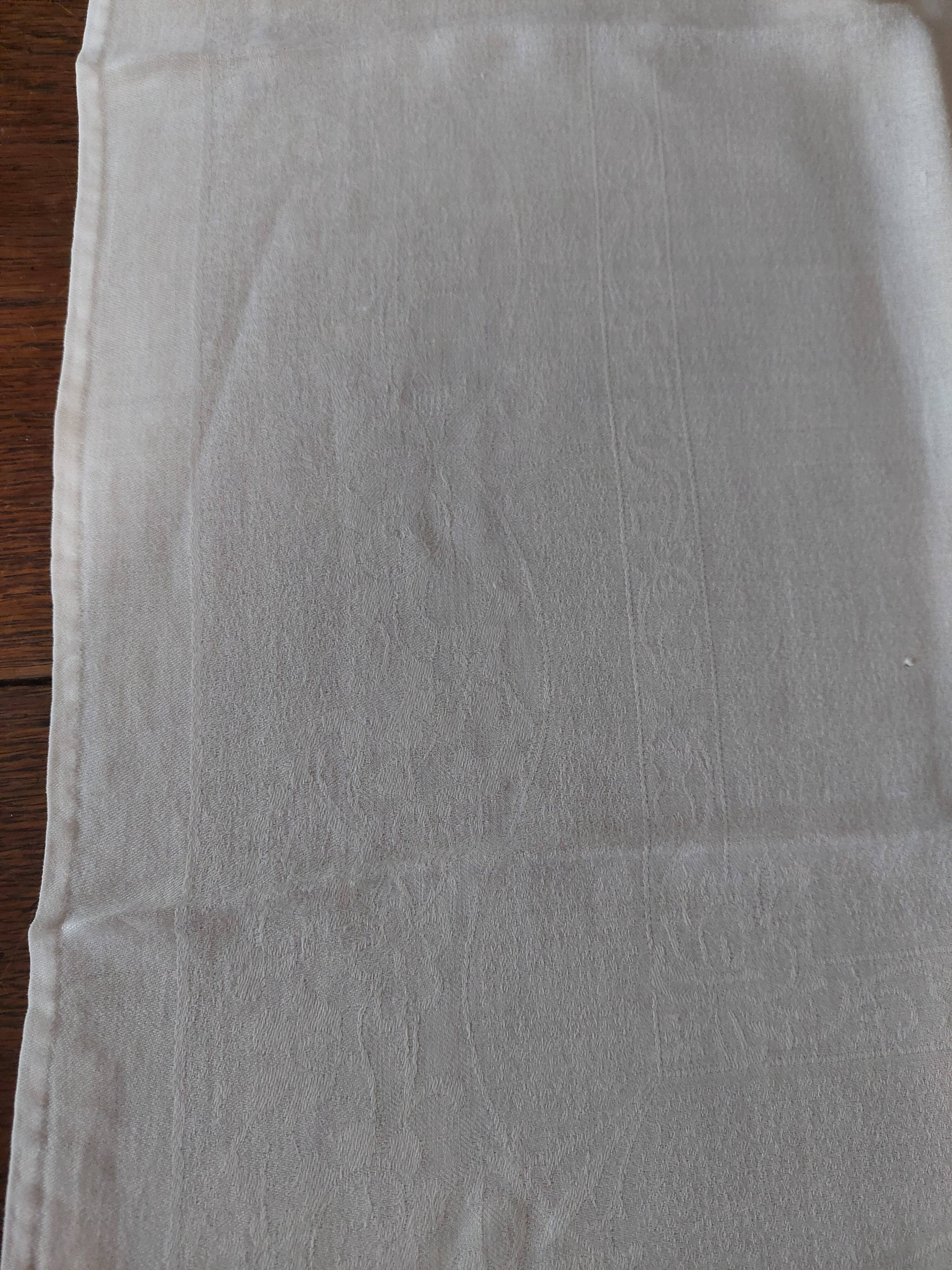 Nappe et 5 serviettes anciennes en lin damassé monogramme BC