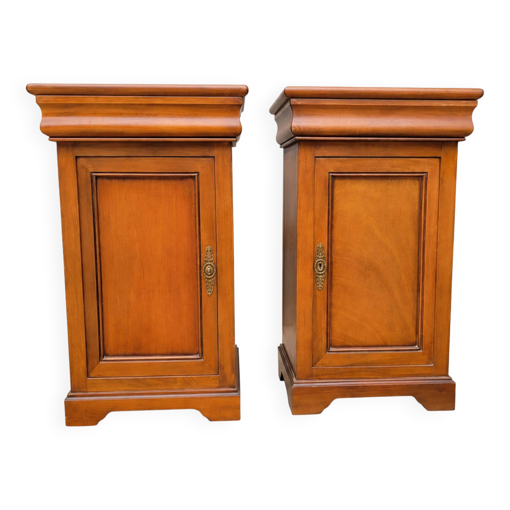 Pair of vintage bedside tables in solid cherry wood – Louis-Philippe style