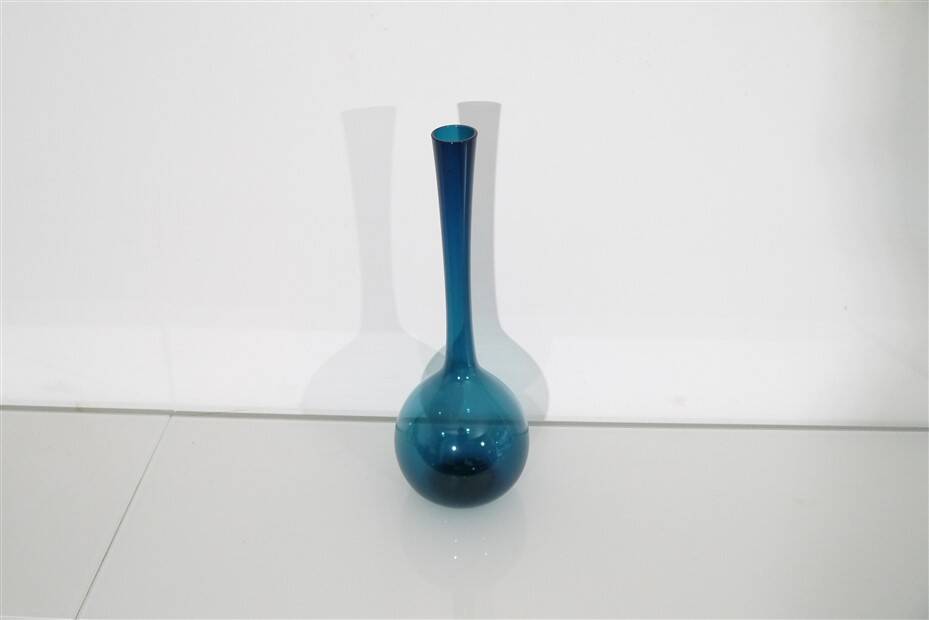 Blown glass vase by Arthur Percy 1970