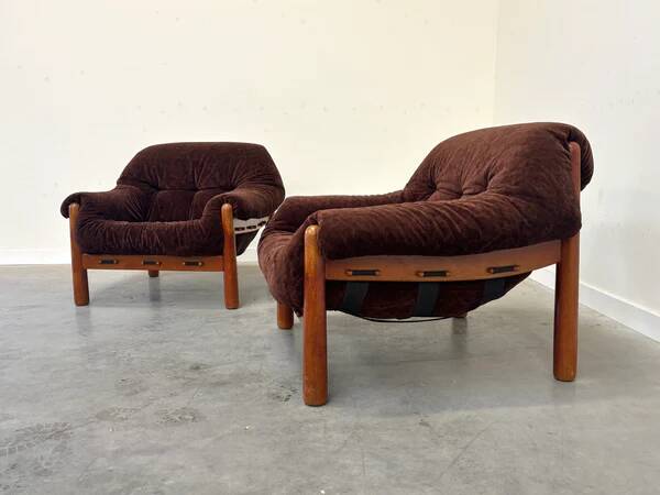 Set of mid-century lounge chairs in oak and teddy