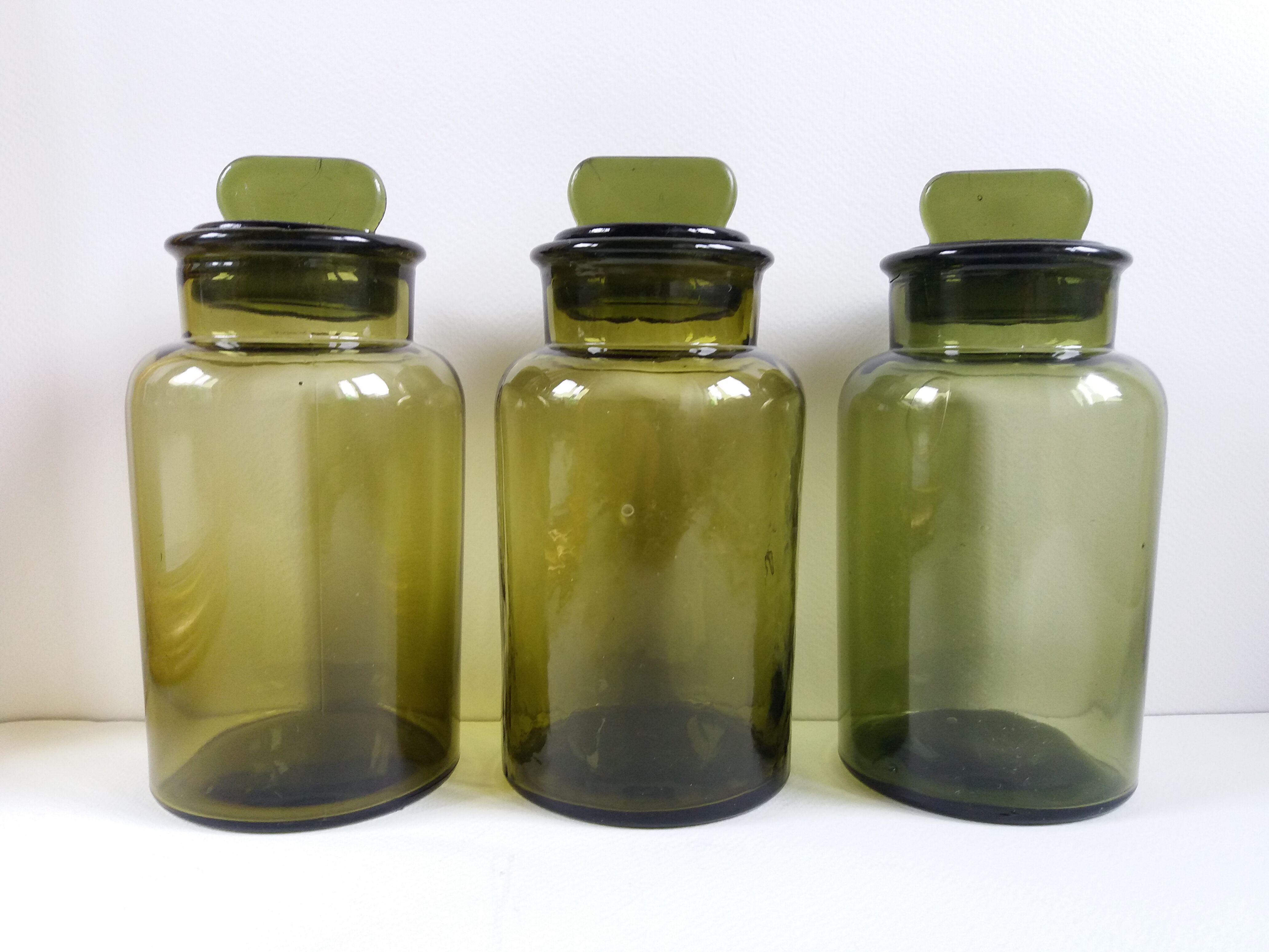 Trio de bocaux d'apothicaire verts