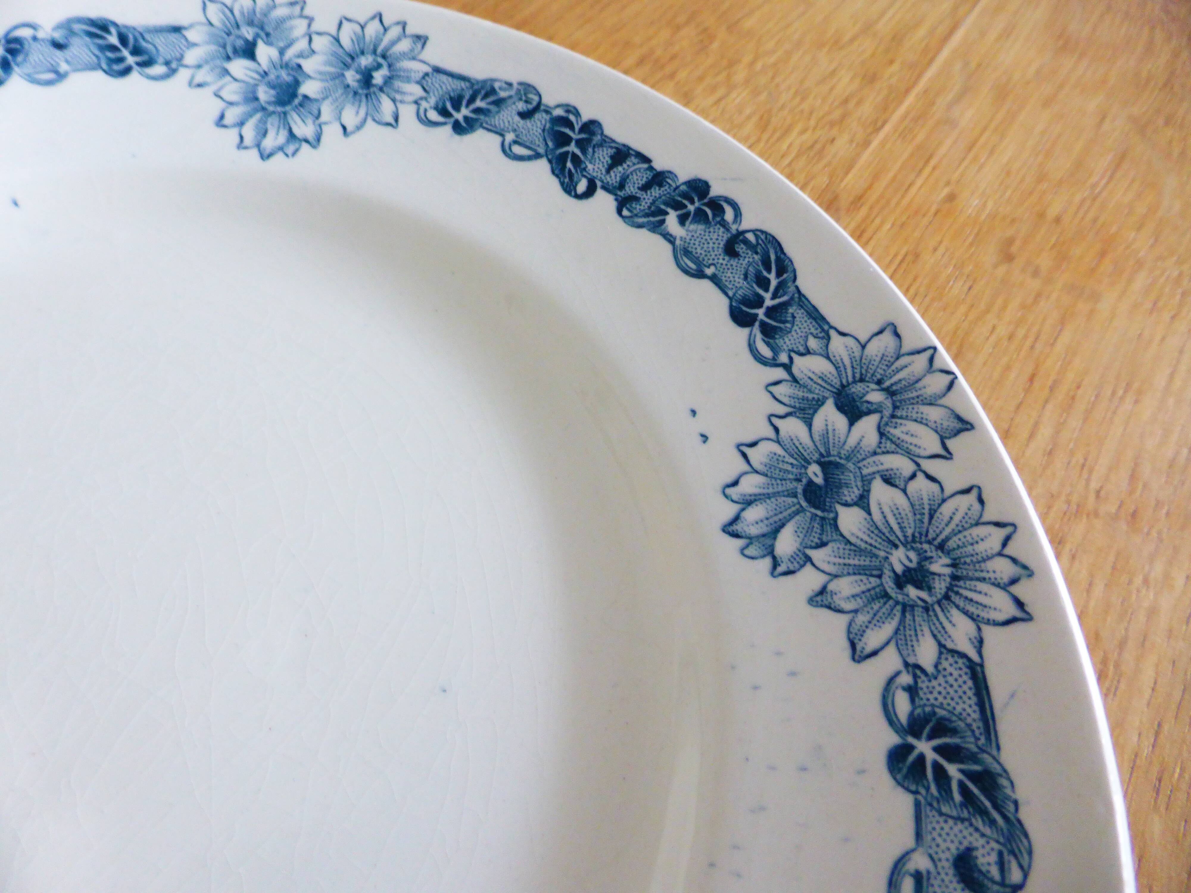 Assiette plate, Longchamp en terre de fer, modèle Denise 221253