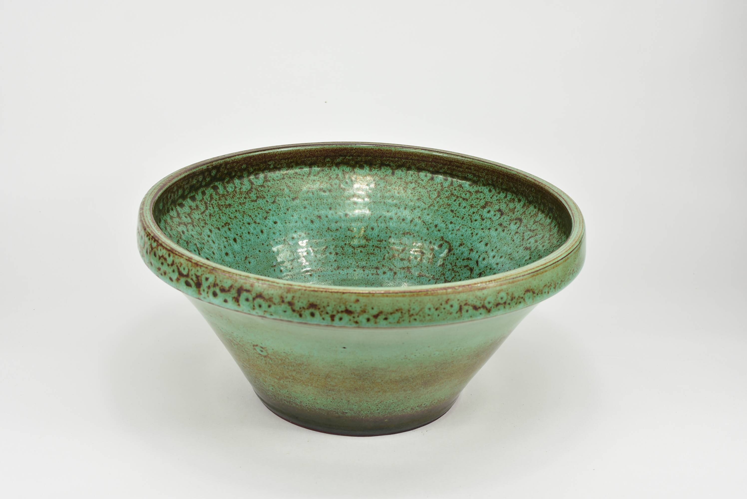 green enameled basin