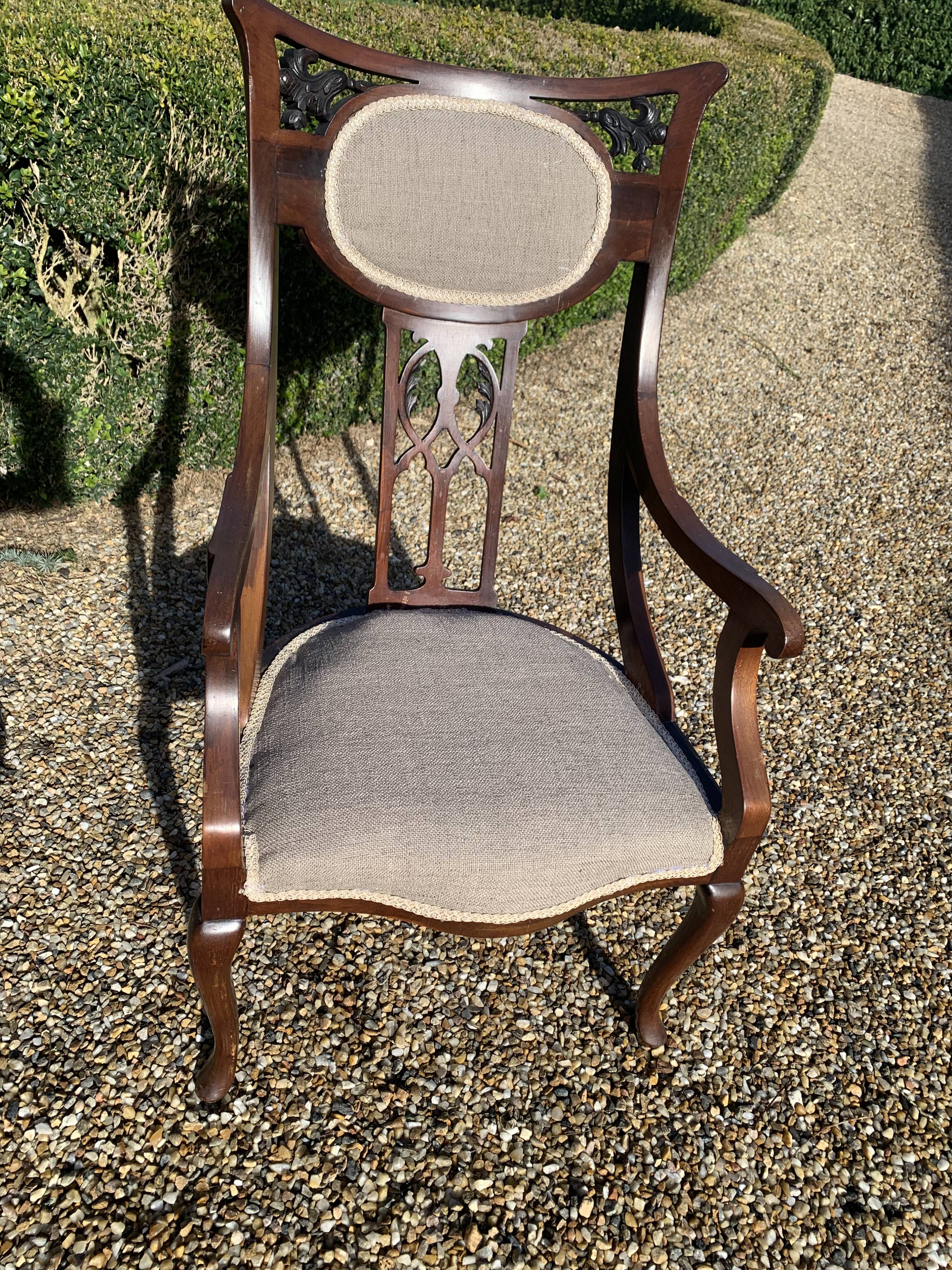 Bench and its two chairs