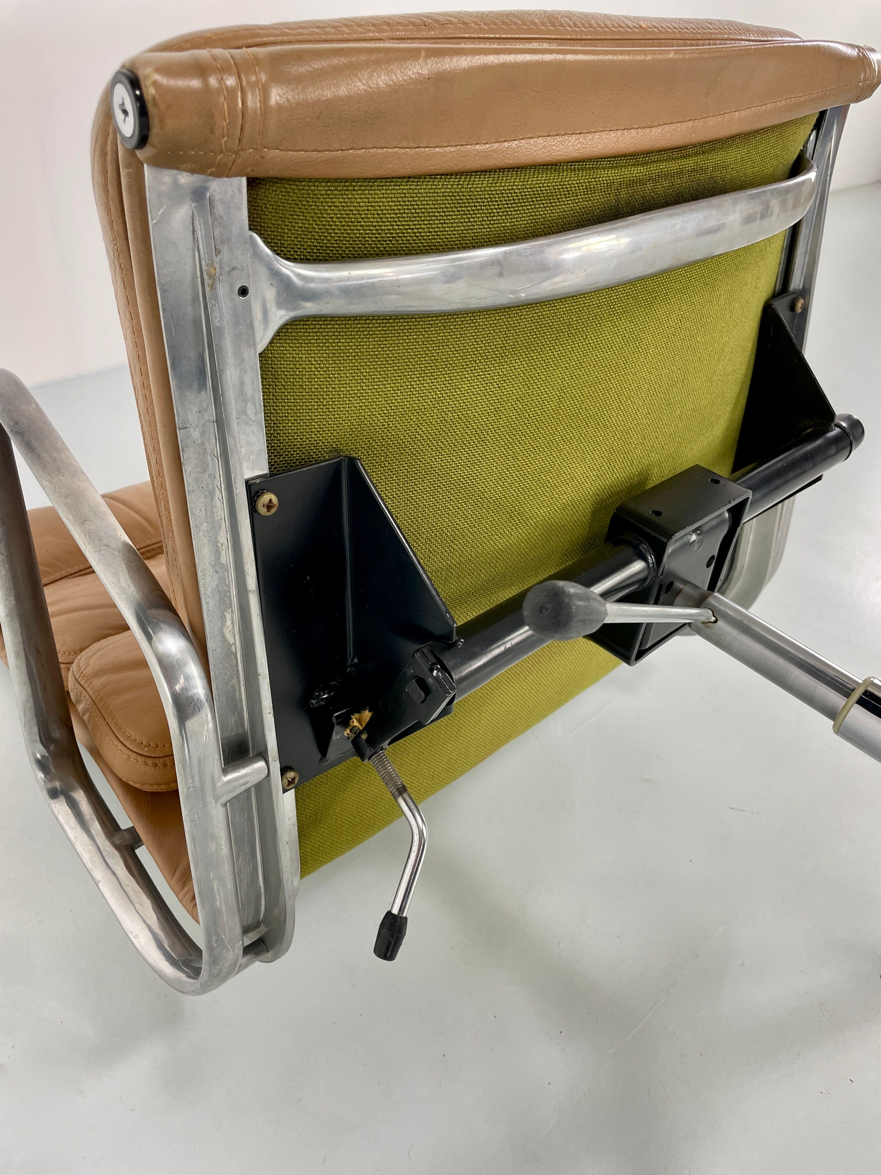 Armchair "EA 219" designed by Charles & Ray Eames for ICF, USA 1970's.