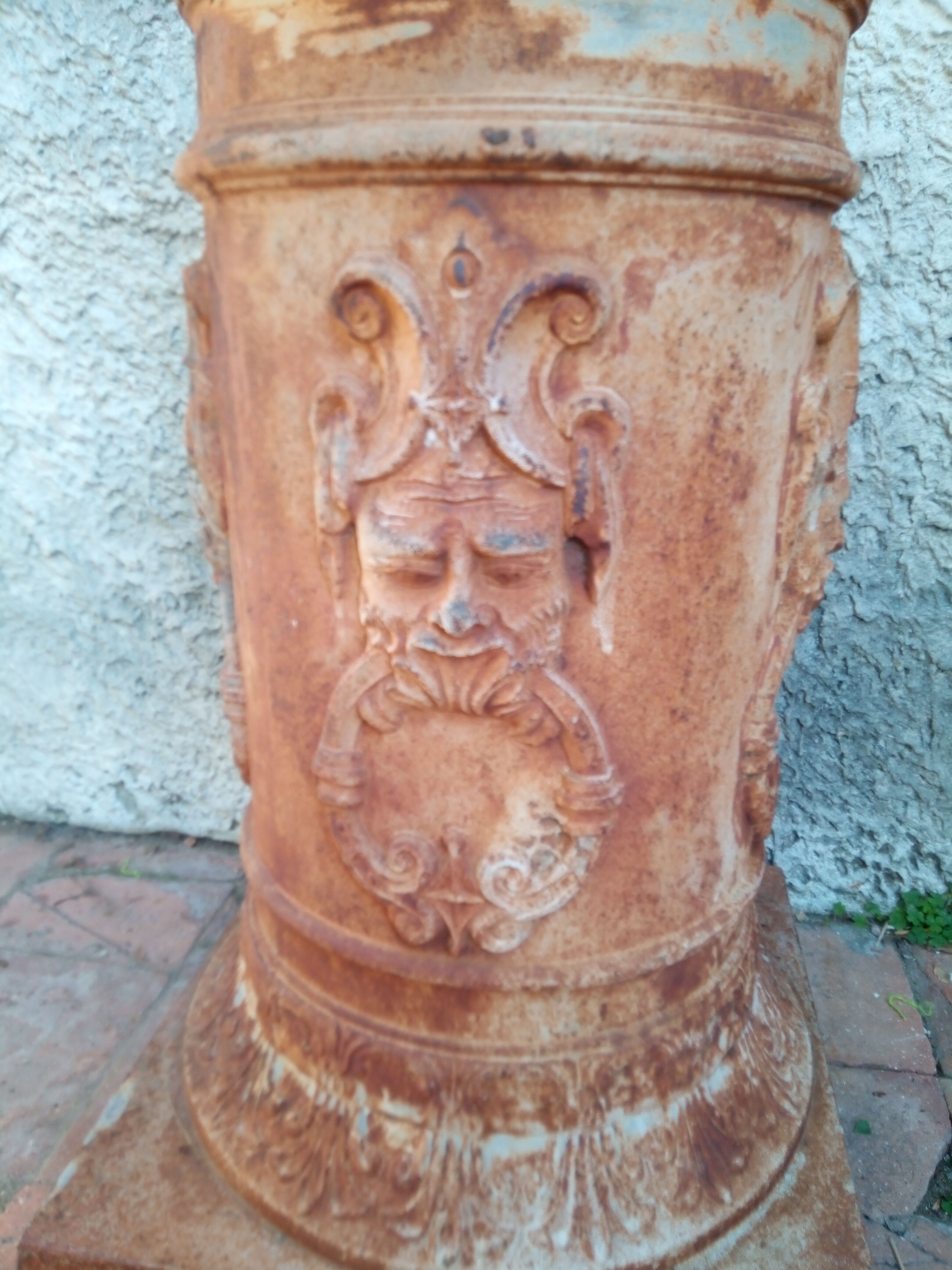 Ancient garden column, pedestal, iron cast. 19th. 85 A.M.