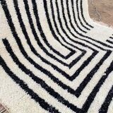Berber rug in pure wool, size 150 x 250 cm