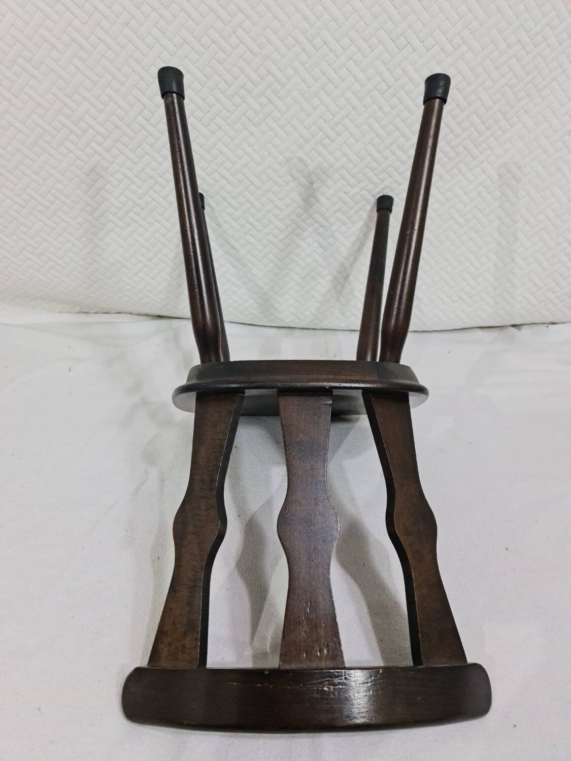 Antique bistro chairs in solid oak wood