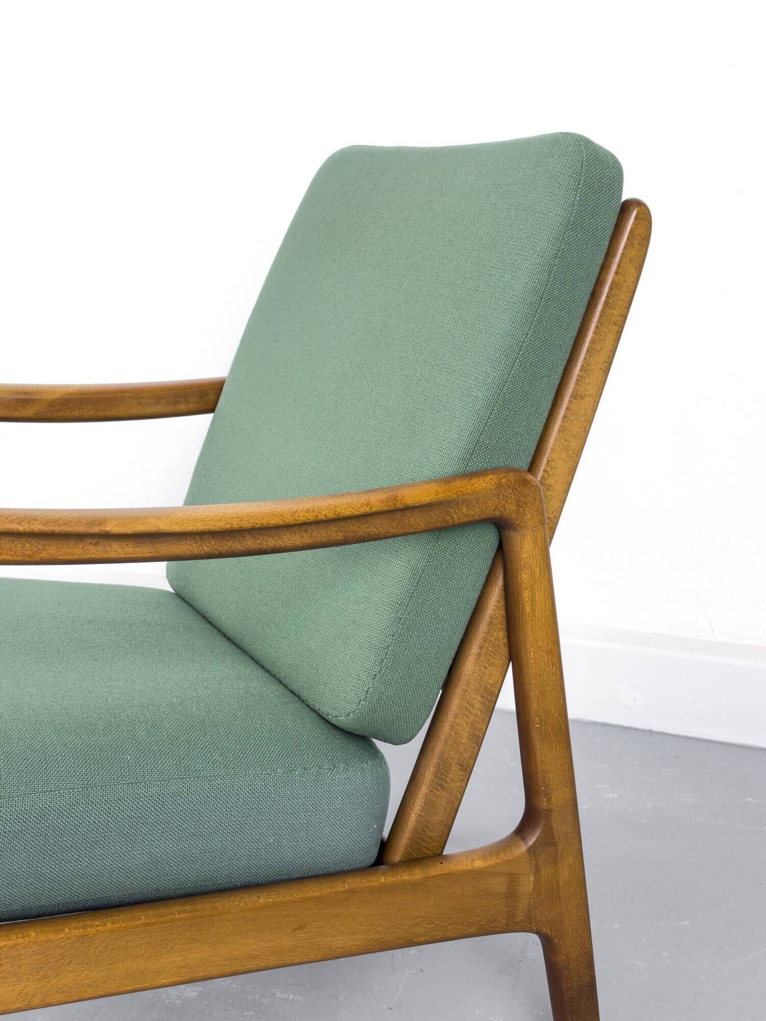 Danish Lounge Chair Model FD-109 by Ole Wanscher for France & Daverkosen, 1