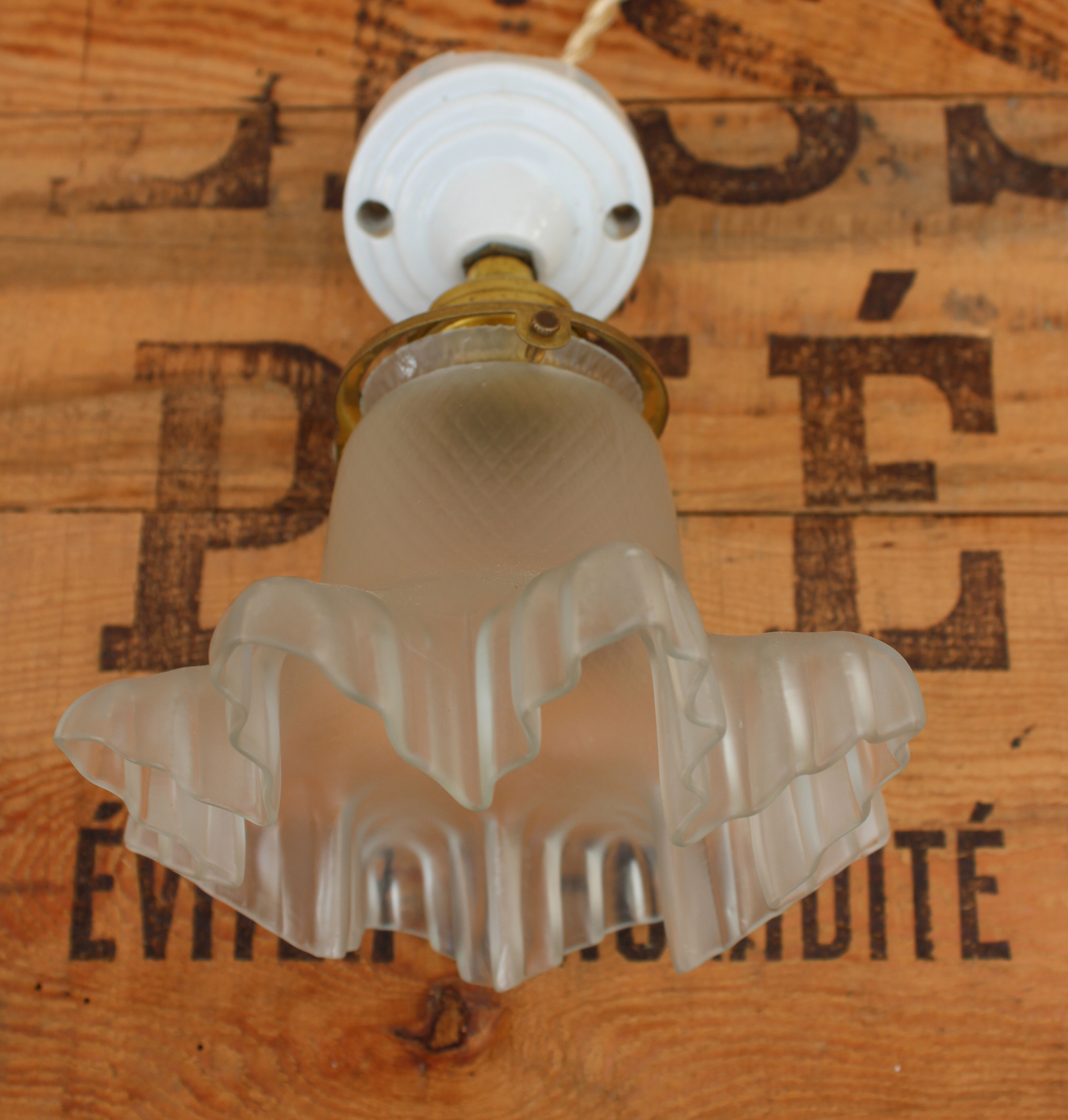 Wall light tulip and porcelain