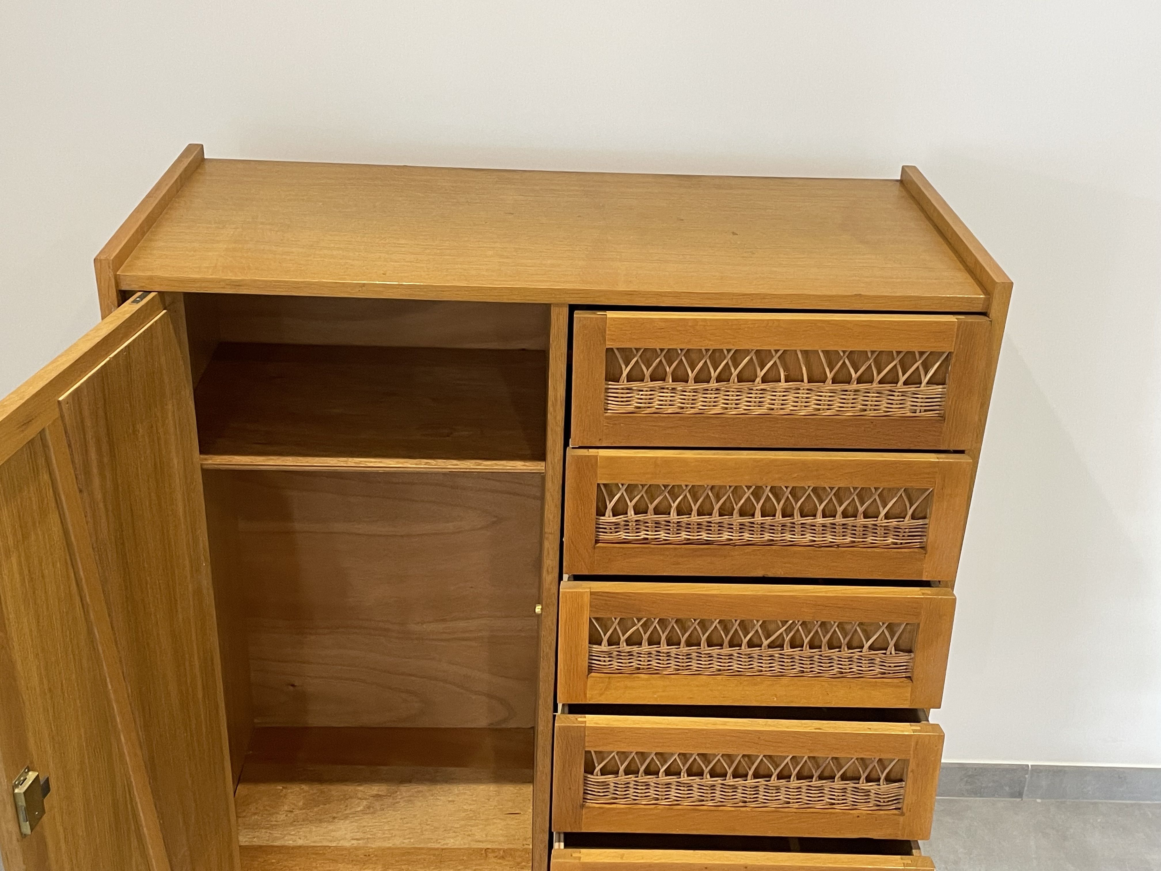 Children's wardrobe in wood and rattan with so-called Parisian compass feet