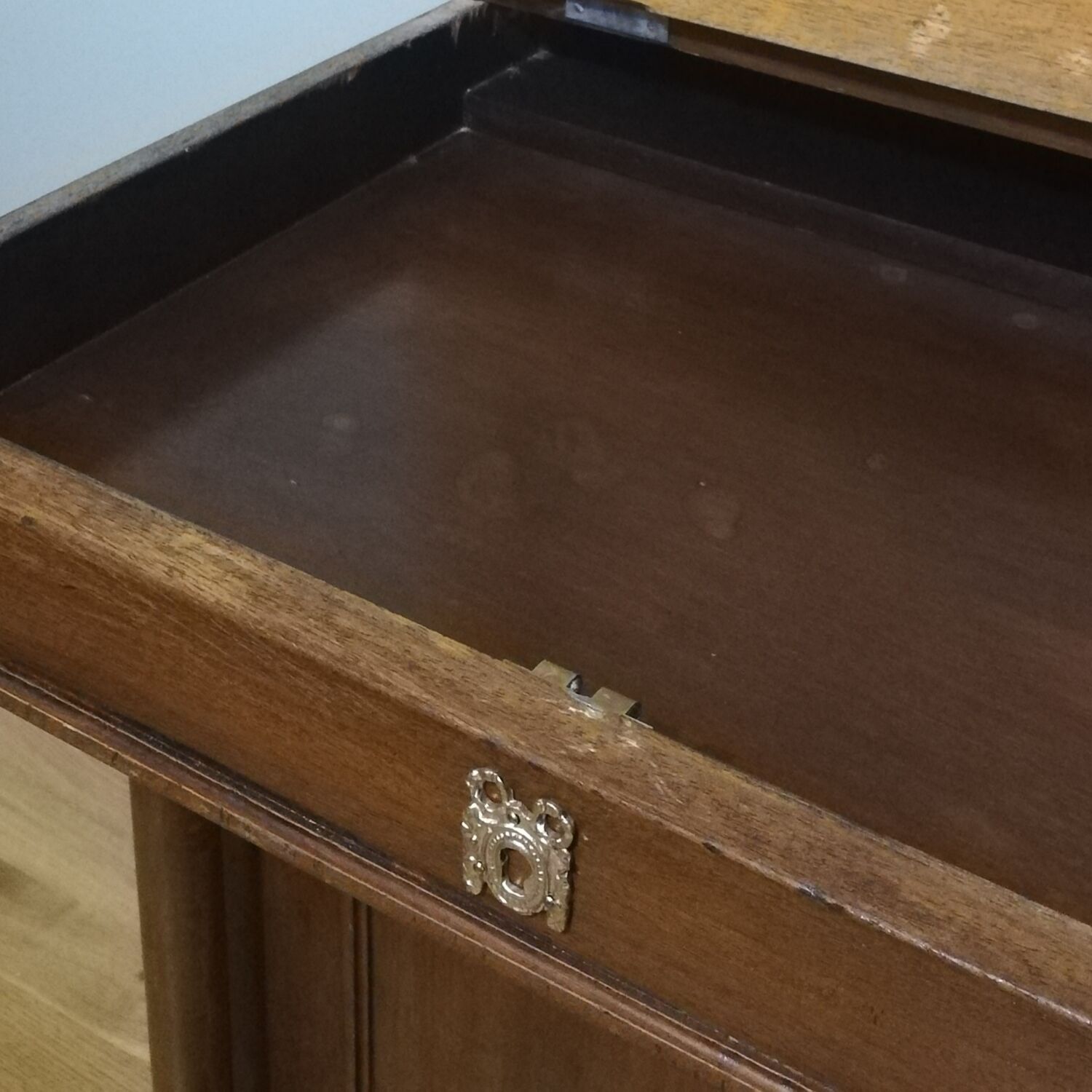 English secretary Davenport