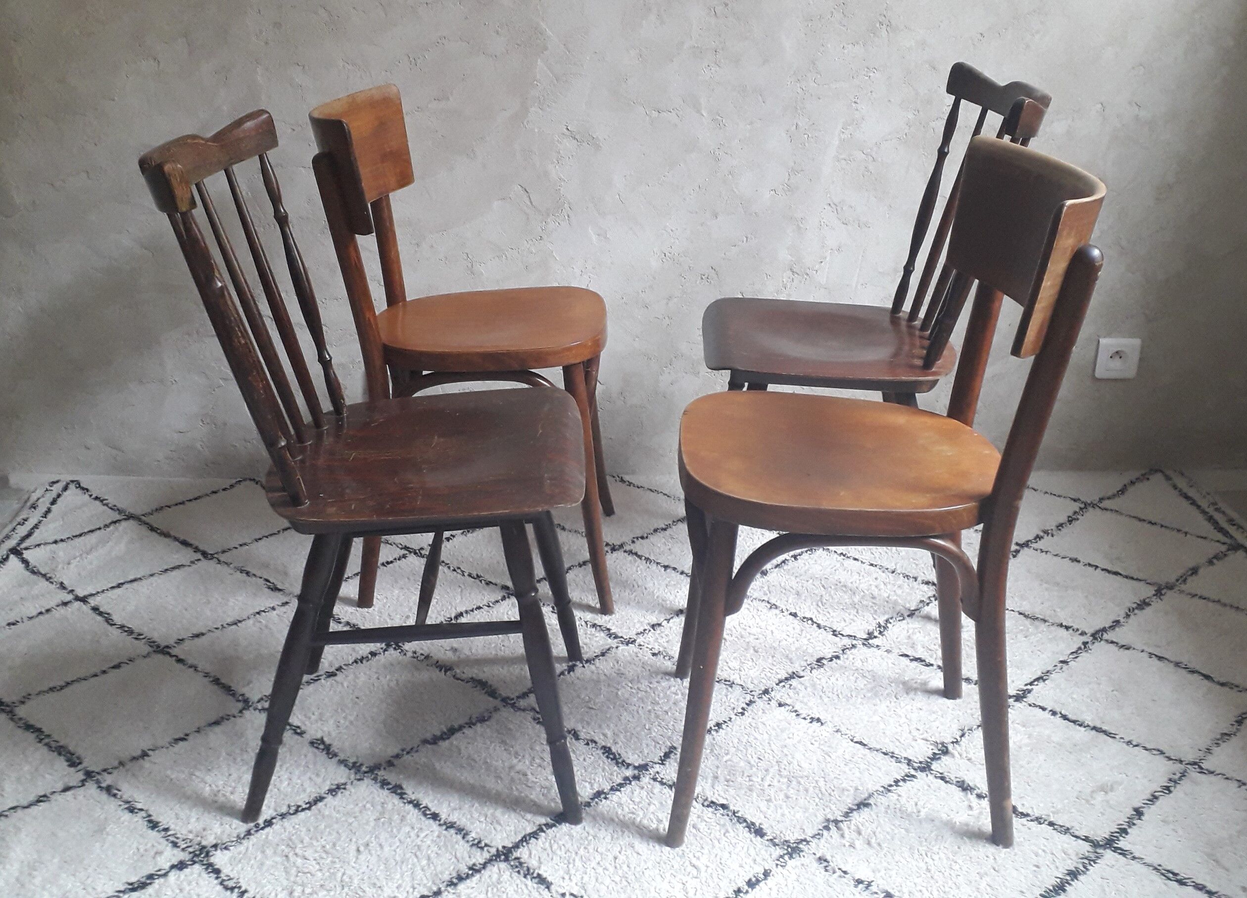 Set de 4 chaises bistrot dépareillées