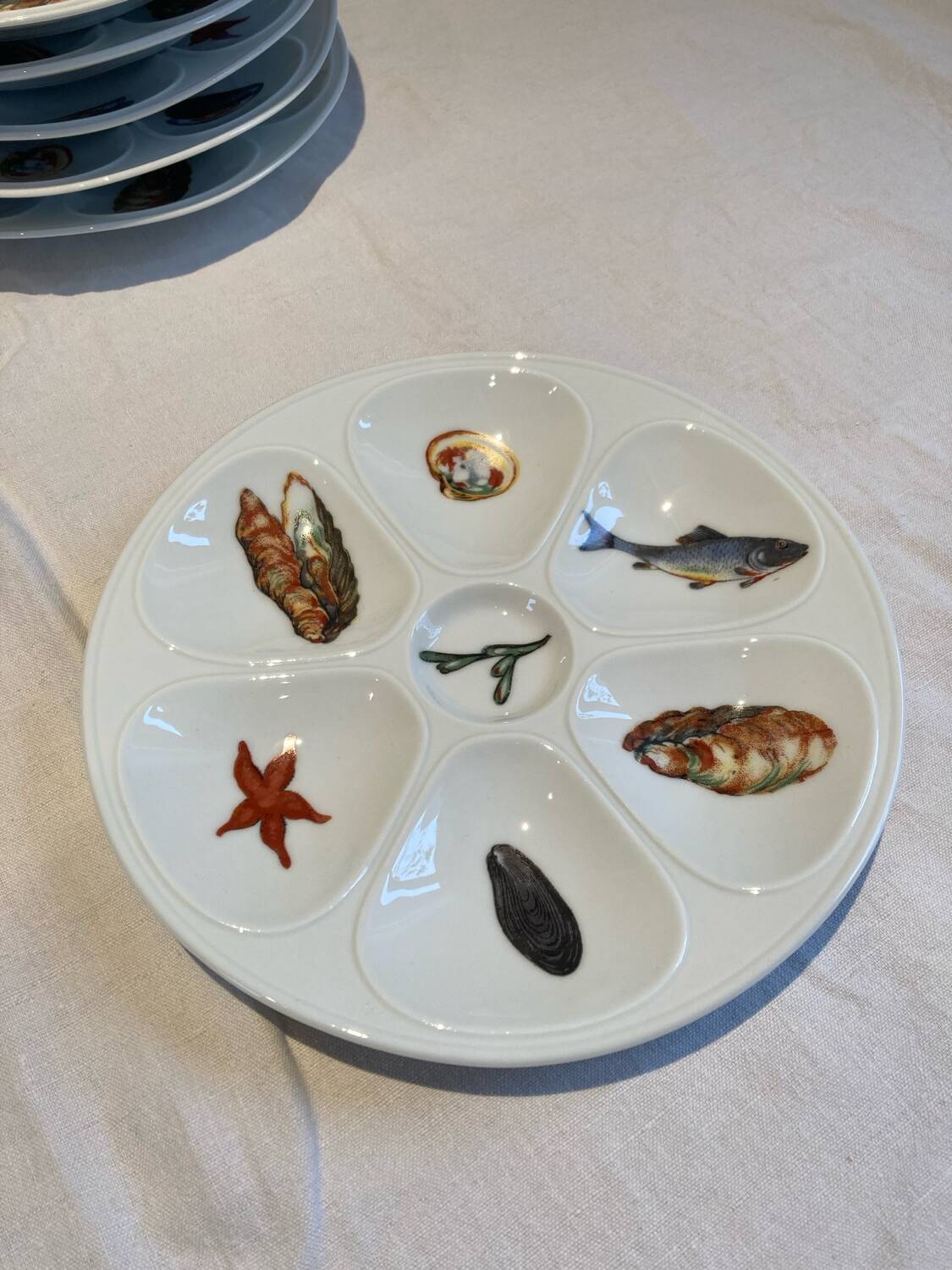 Porcelain oyster plates