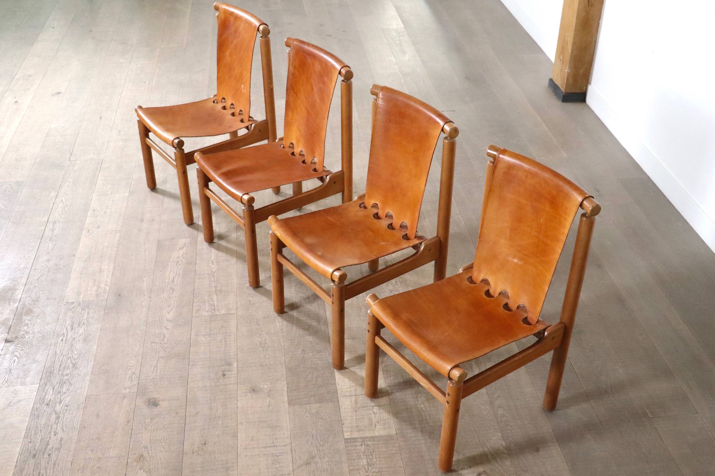 Chaises de salle à manger Ilmari Tapiovaara pour La Permanente Mobili Cantù, 1960s